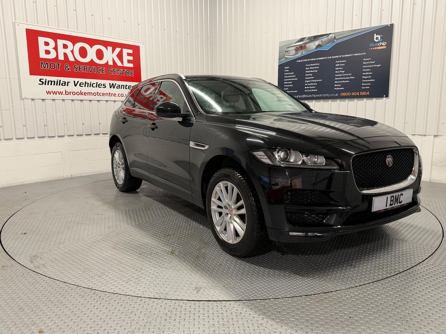 Used Jaguar F-Pace 2017 for sale - 76584237: Photo 1