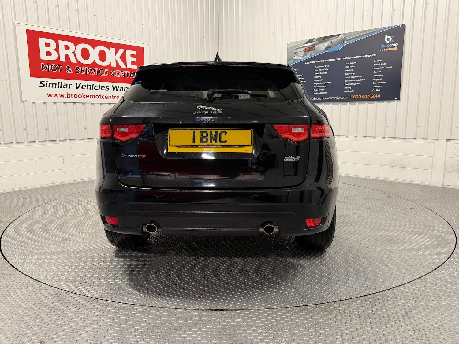 Used Jaguar F-Pace 2017 for sale - 76584237: Photo 5