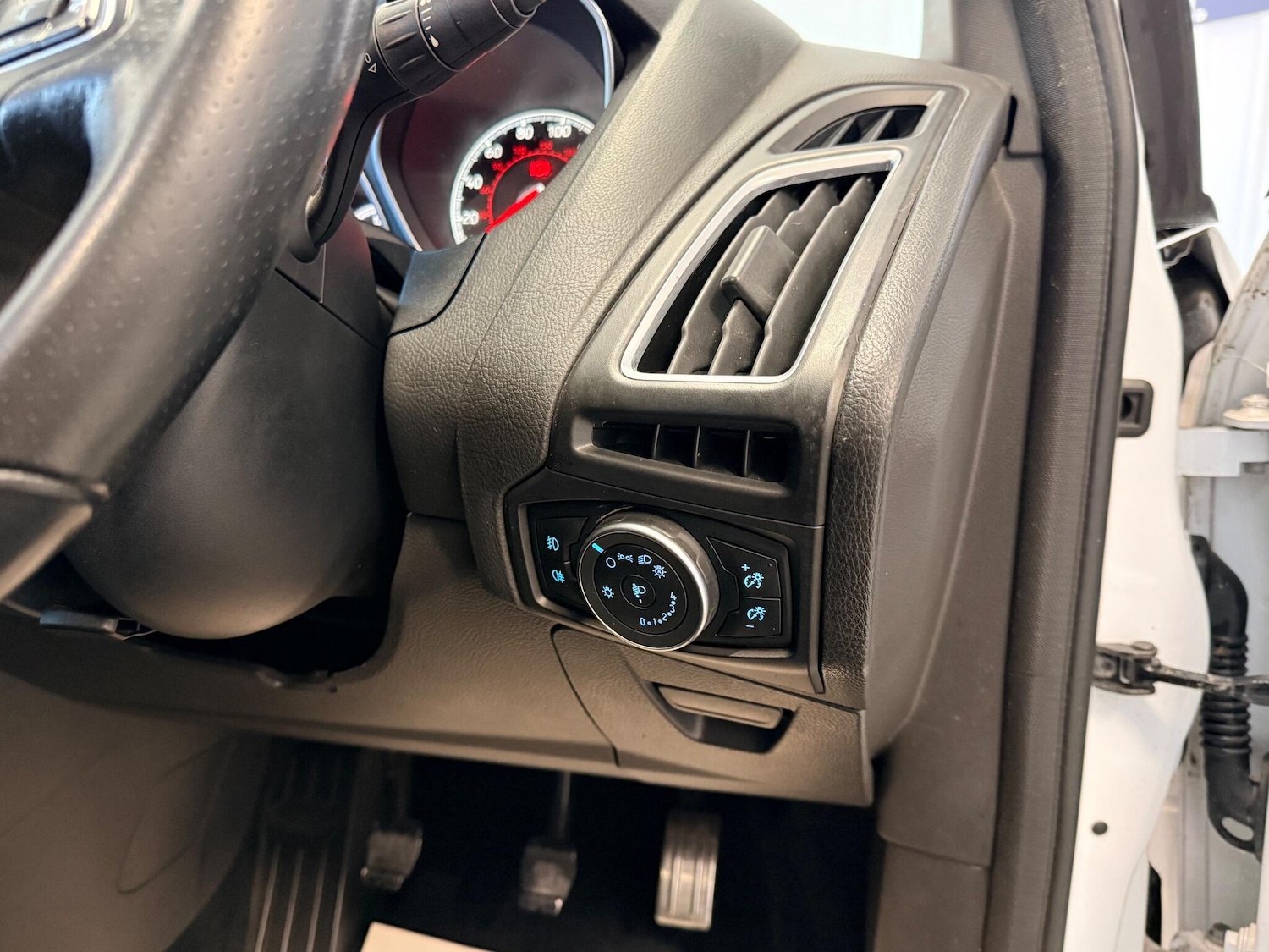 Used Ford Focus 2015 for sale - 76702167: Photo 26