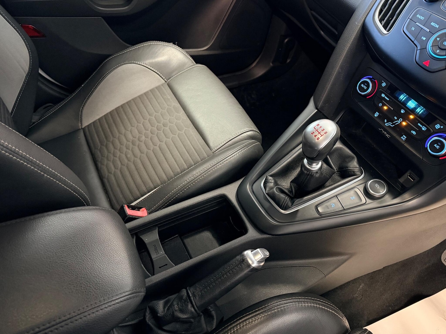 Used Ford Focus 2015 for sale - 76702167: Photo 32