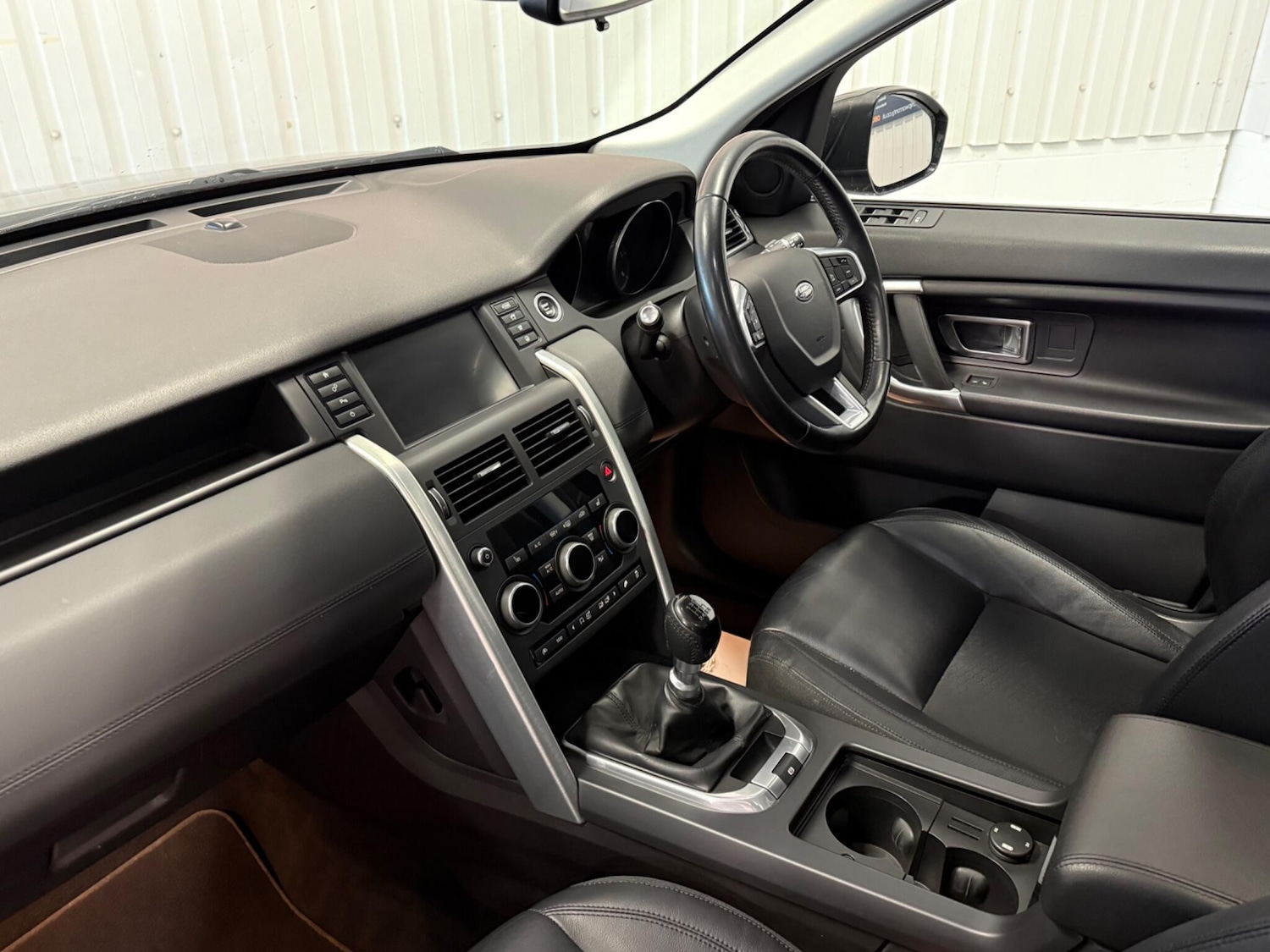 Used Land Rover Discovery Sport 2017 for sale - 76388512: Photo 12