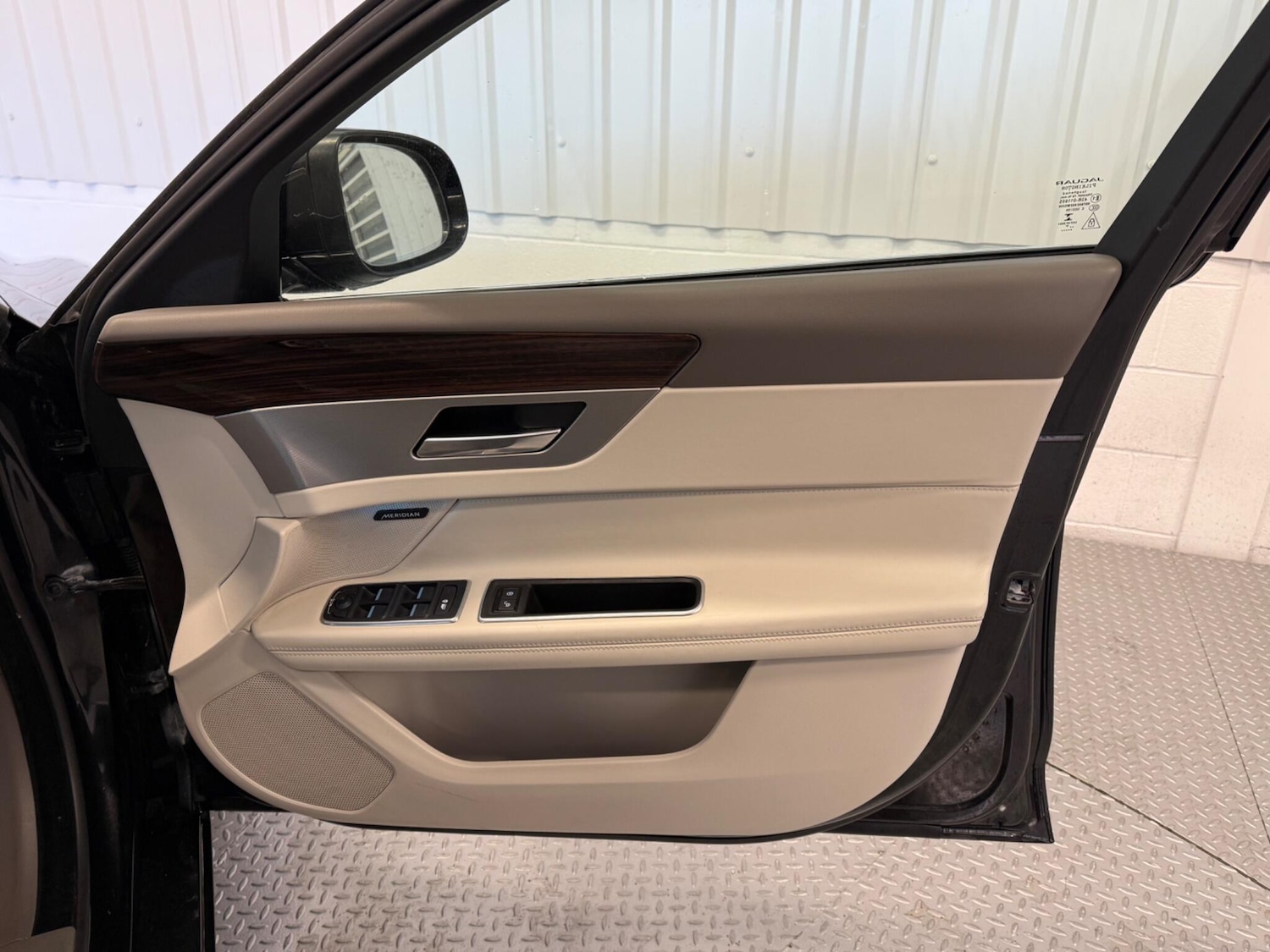 Used Jaguar XF 2018 for sale - 76349134: Photo 19