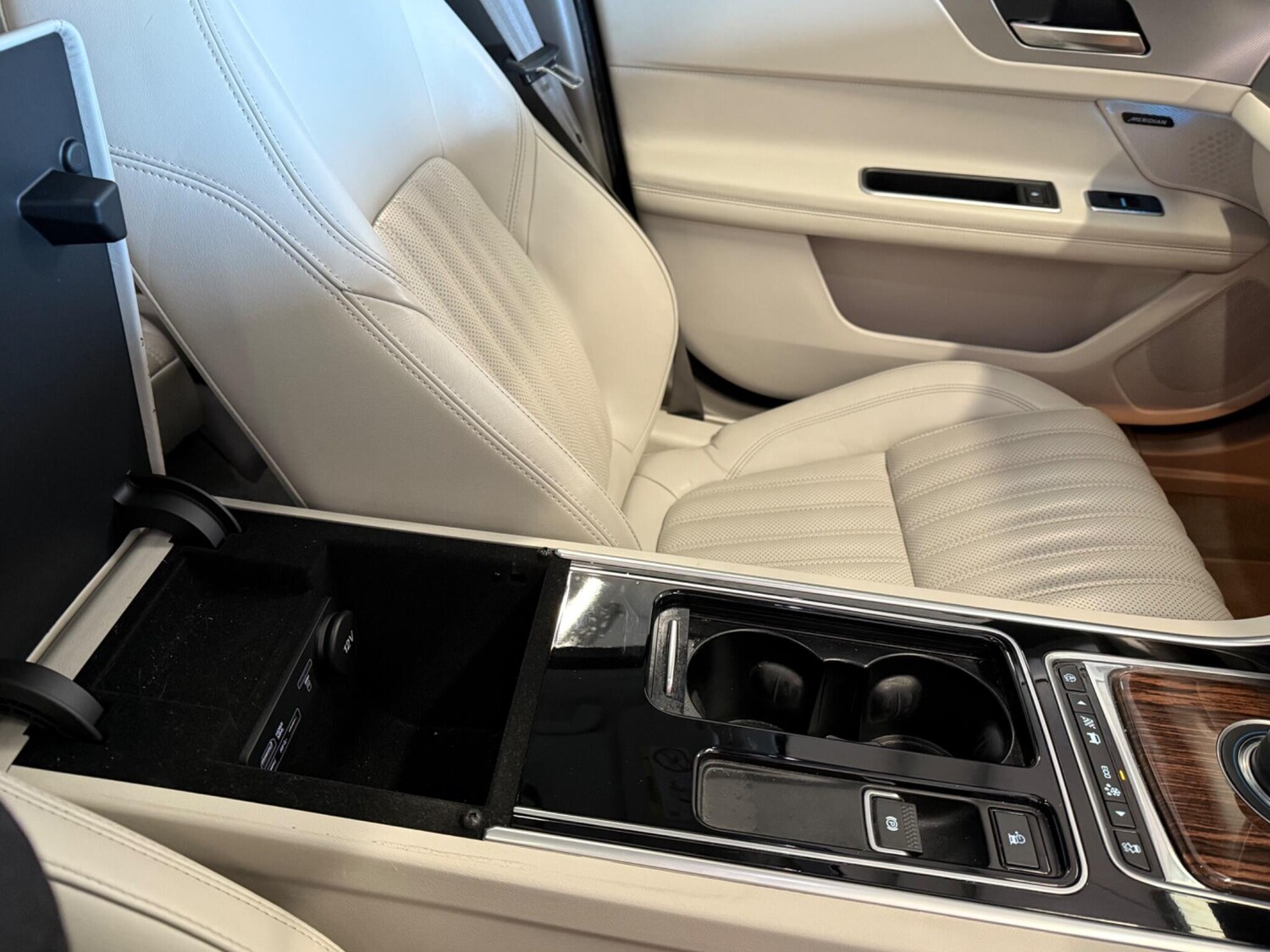 Used Jaguar XF 2018 for sale - 76349134: Photo 35