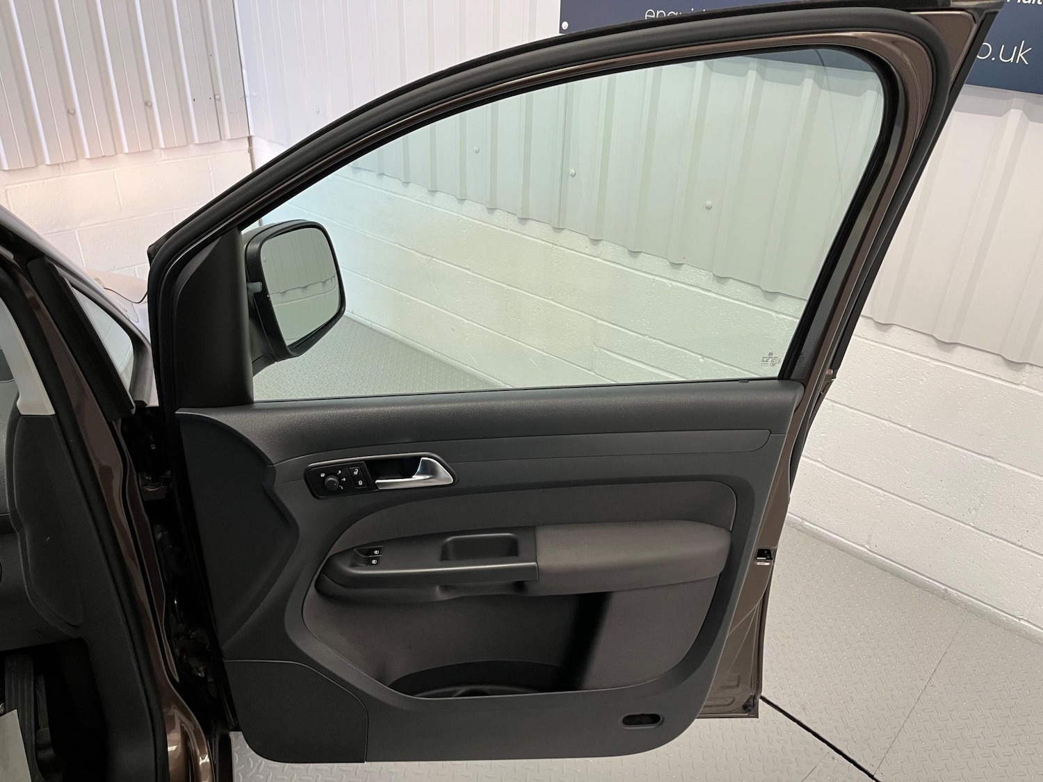 Used Volkswagen Caddy Maxi Life 2013 for sale - 77839304: Photo 22