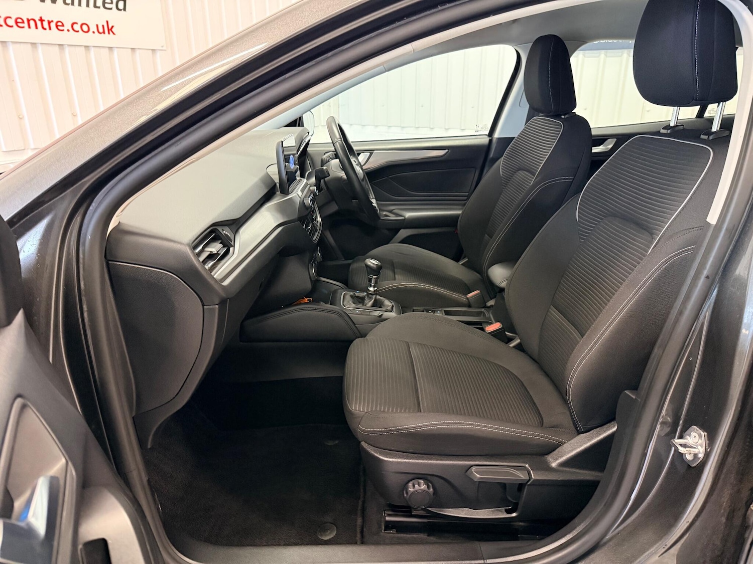 Used Ford Focus 2020 for sale - 76898527: Photo 12