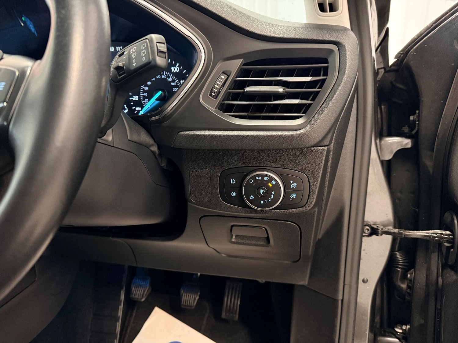 Used Ford Focus 2020 for sale - 76898527: Photo 23