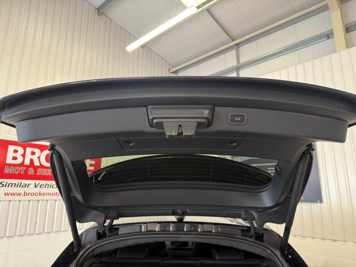 Used Jaguar XF 2019 for sale - 76137500: Photo 15