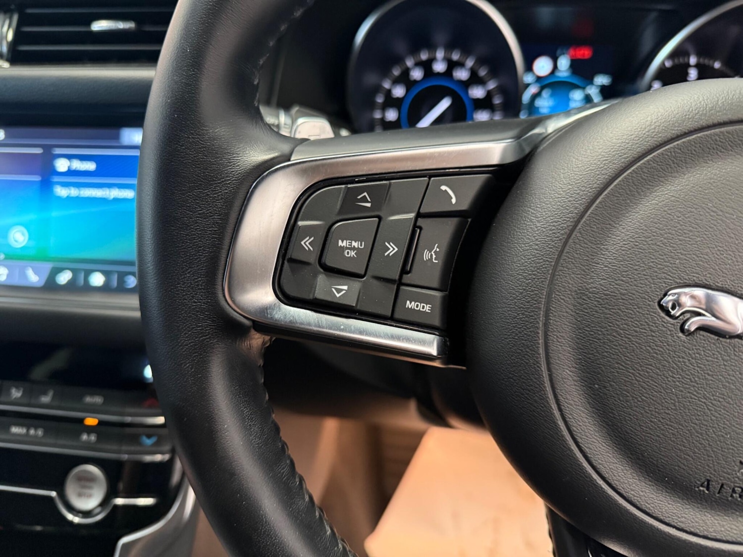 Used Jaguar XF 2019 for sale - 76137500: Photo 16