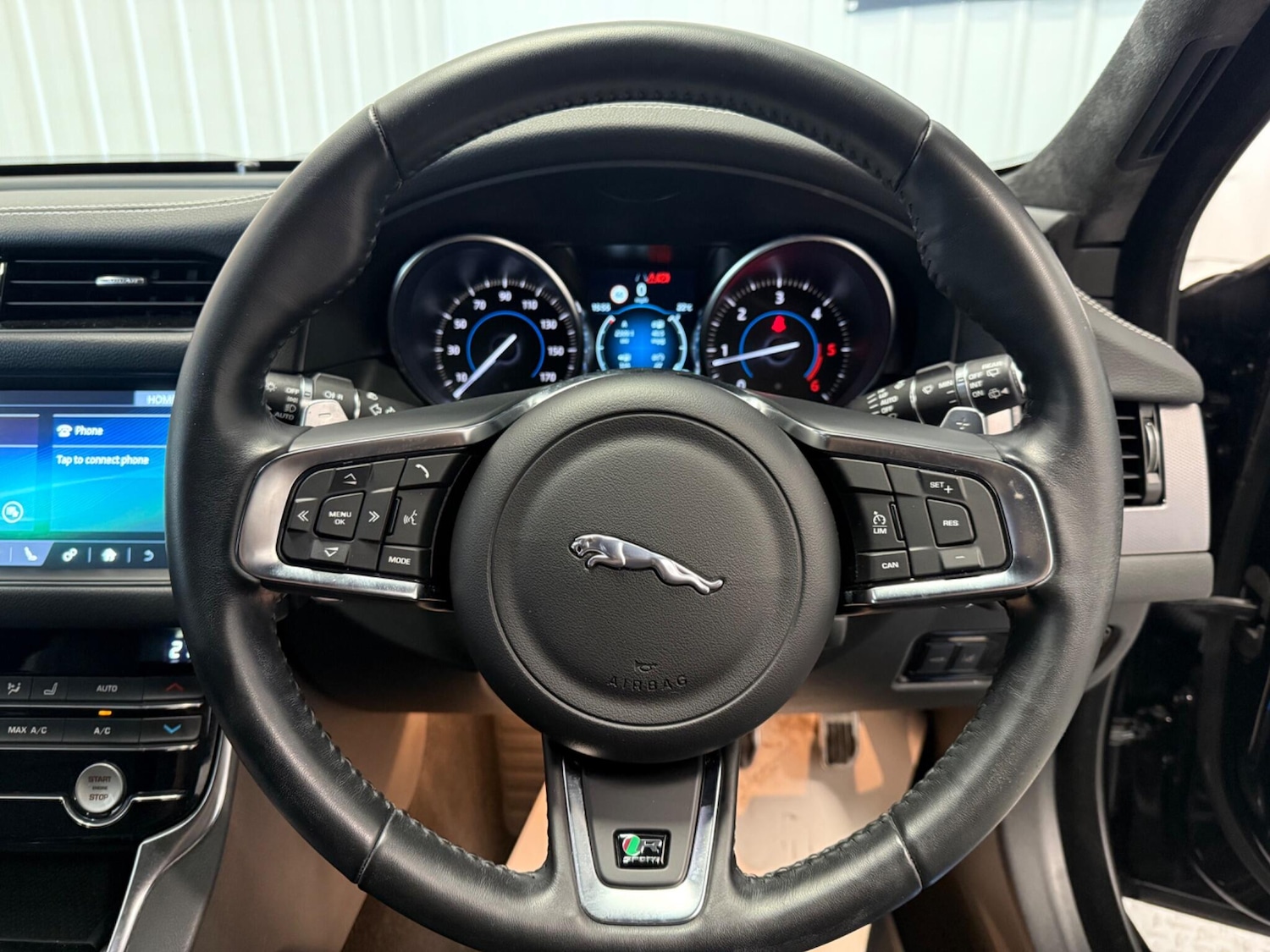 Used Jaguar XF 2019 for sale - 76137500: Photo 17
