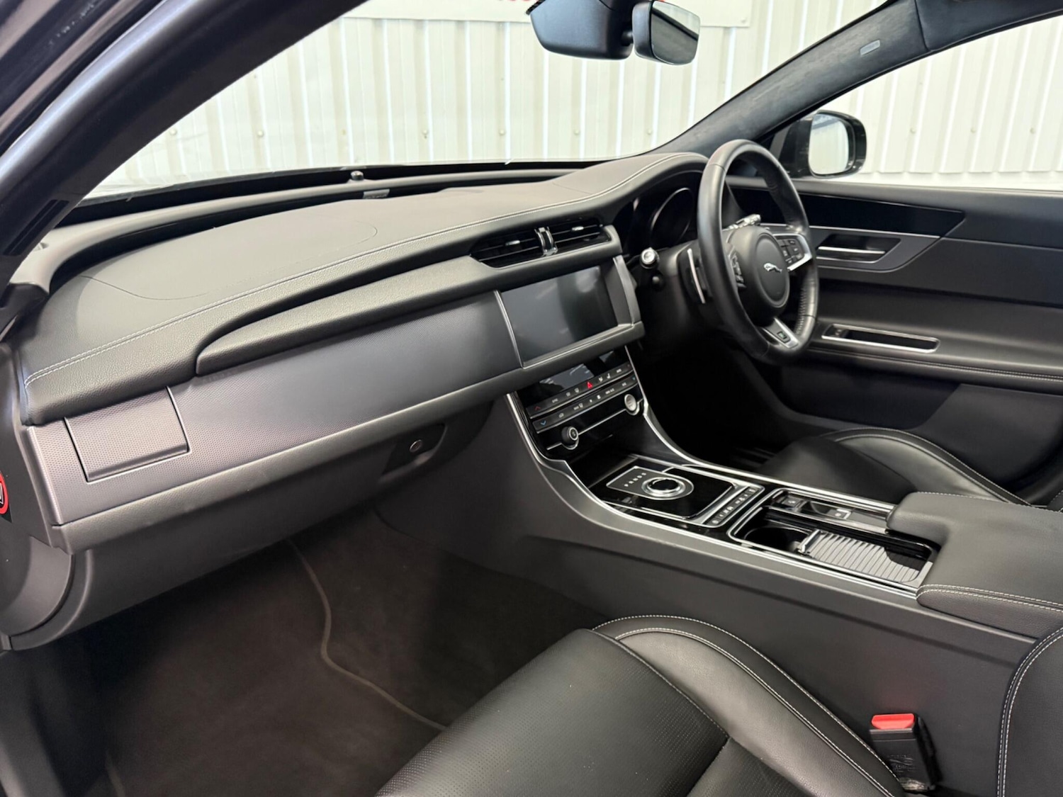 Used Jaguar XF 2019 for sale - 76137500: Photo 9