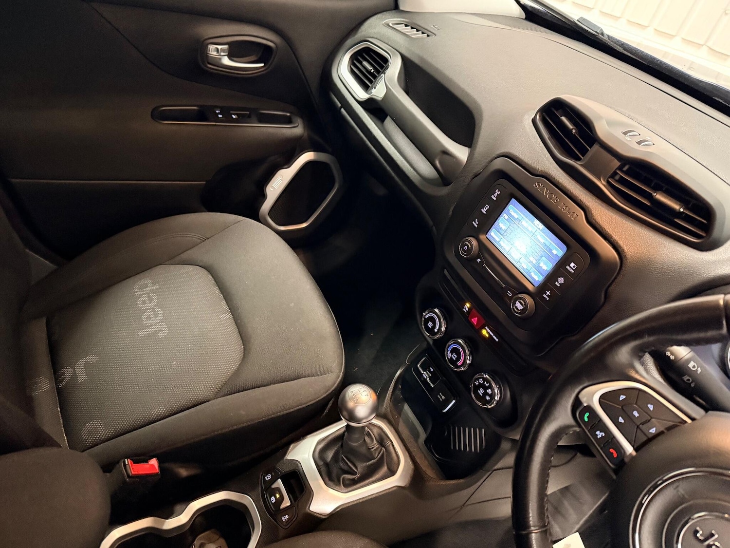 Used Jeep Renegade 2017 for sale - 76913605: Photo 25