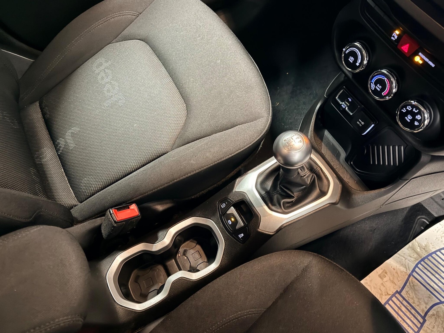 Used Jeep Renegade 2017 for sale - 76913605: Photo 28