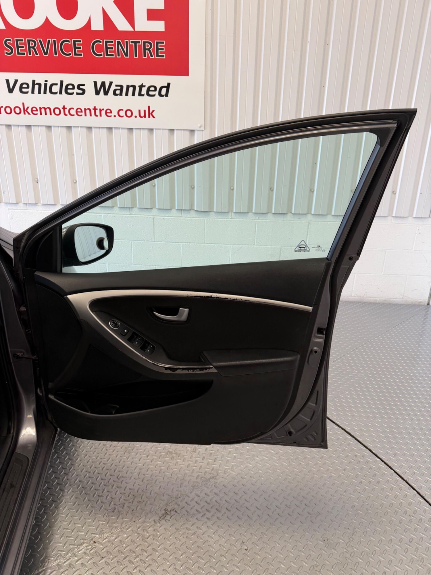 Used Hyundai i30 2015 for sale - 77957297: Photo 16