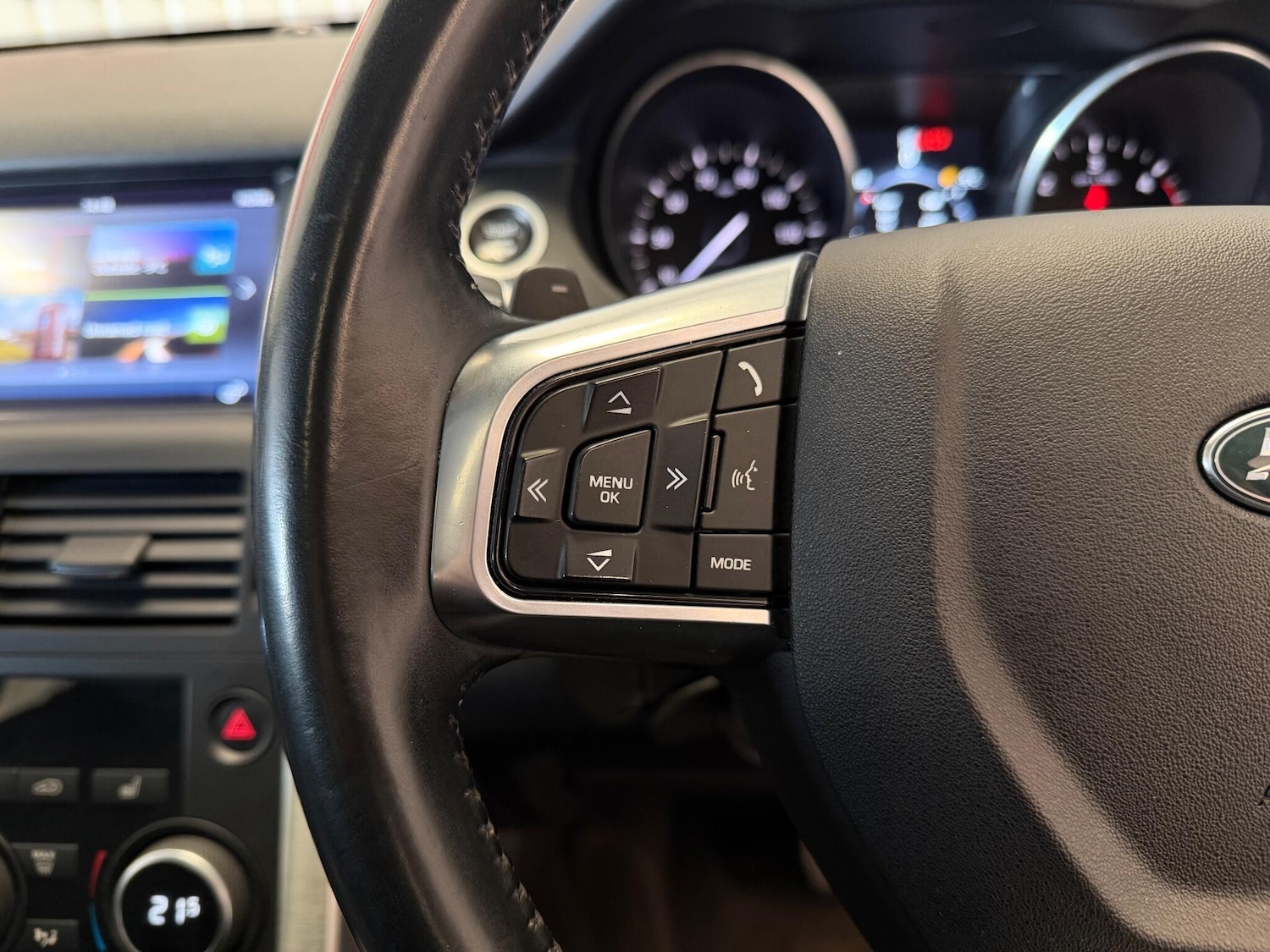 Used Land Rover Discovery Sport 2017 for sale - 76032309: Photo 25