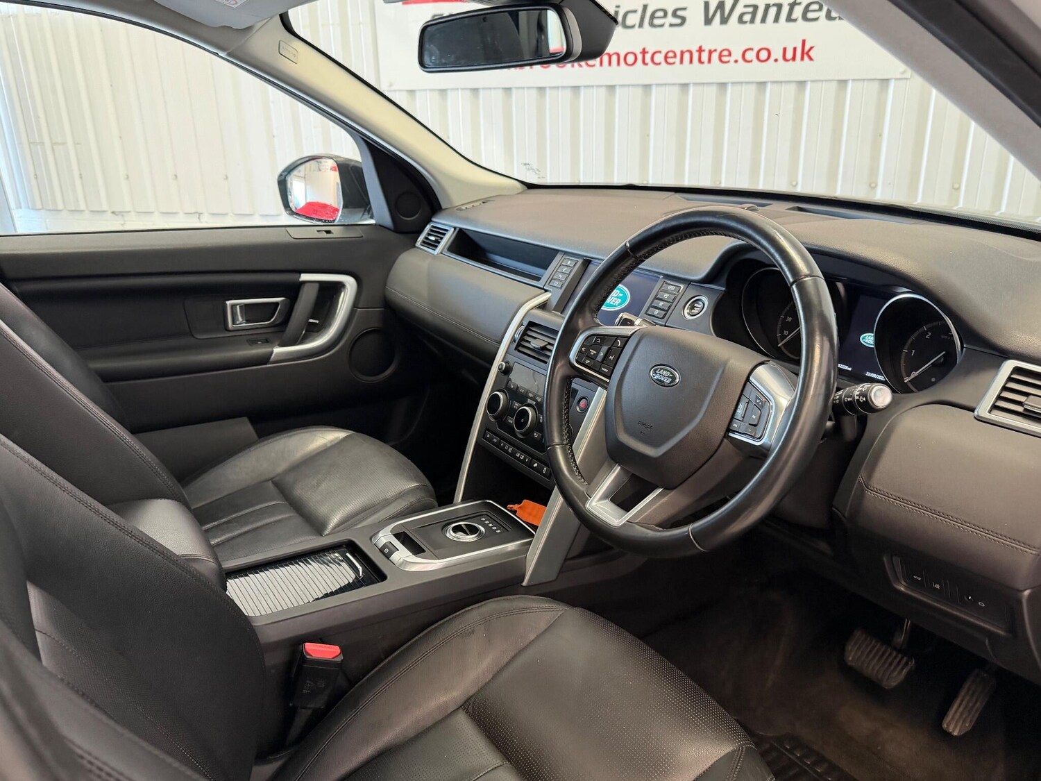 Used Land Rover Discovery Sport 2017 for sale - 76032309: Photo 27