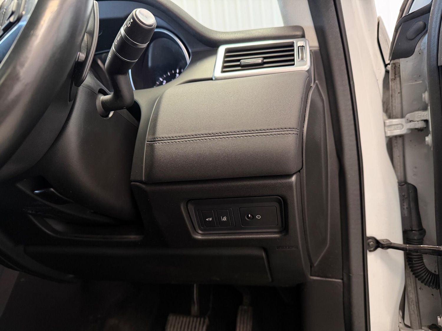 Used Land Rover Discovery Sport 2017 for sale - 76032309: Photo 28