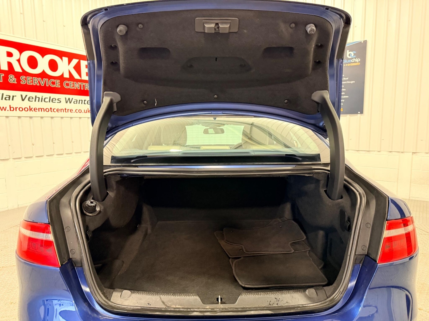 Used Jaguar XE 2016 for sale - 77439917: Photo 15