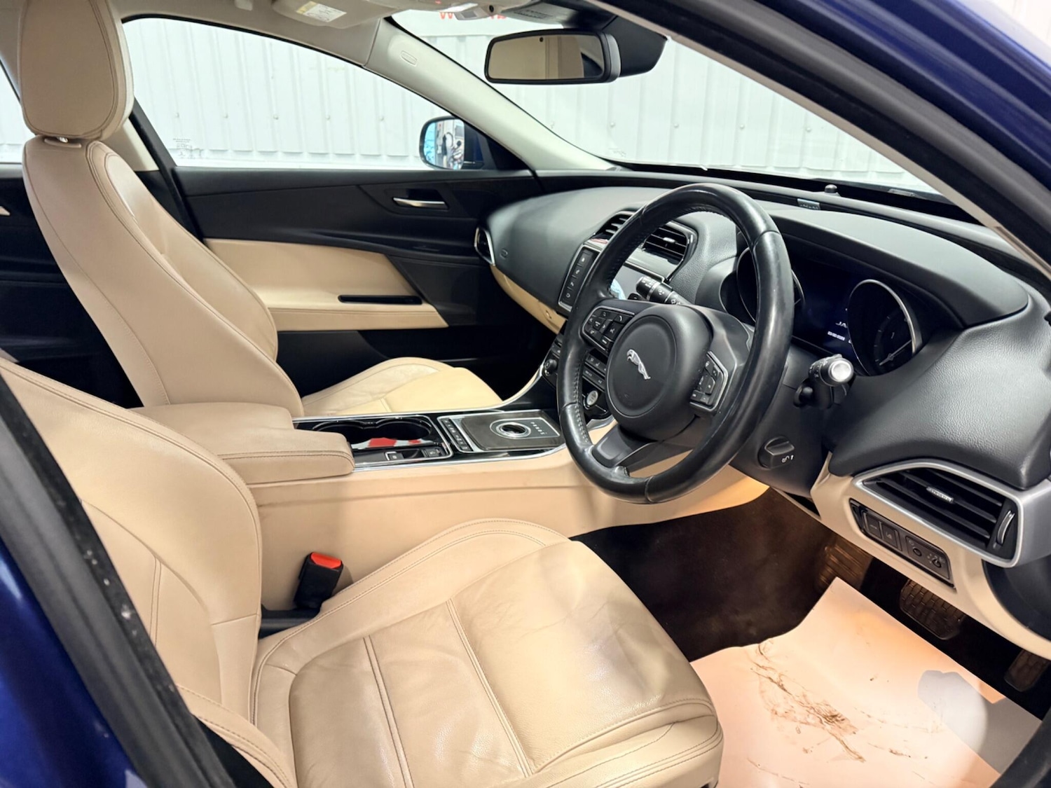 Used Jaguar XE 2016 for sale - 77439917: Photo 18