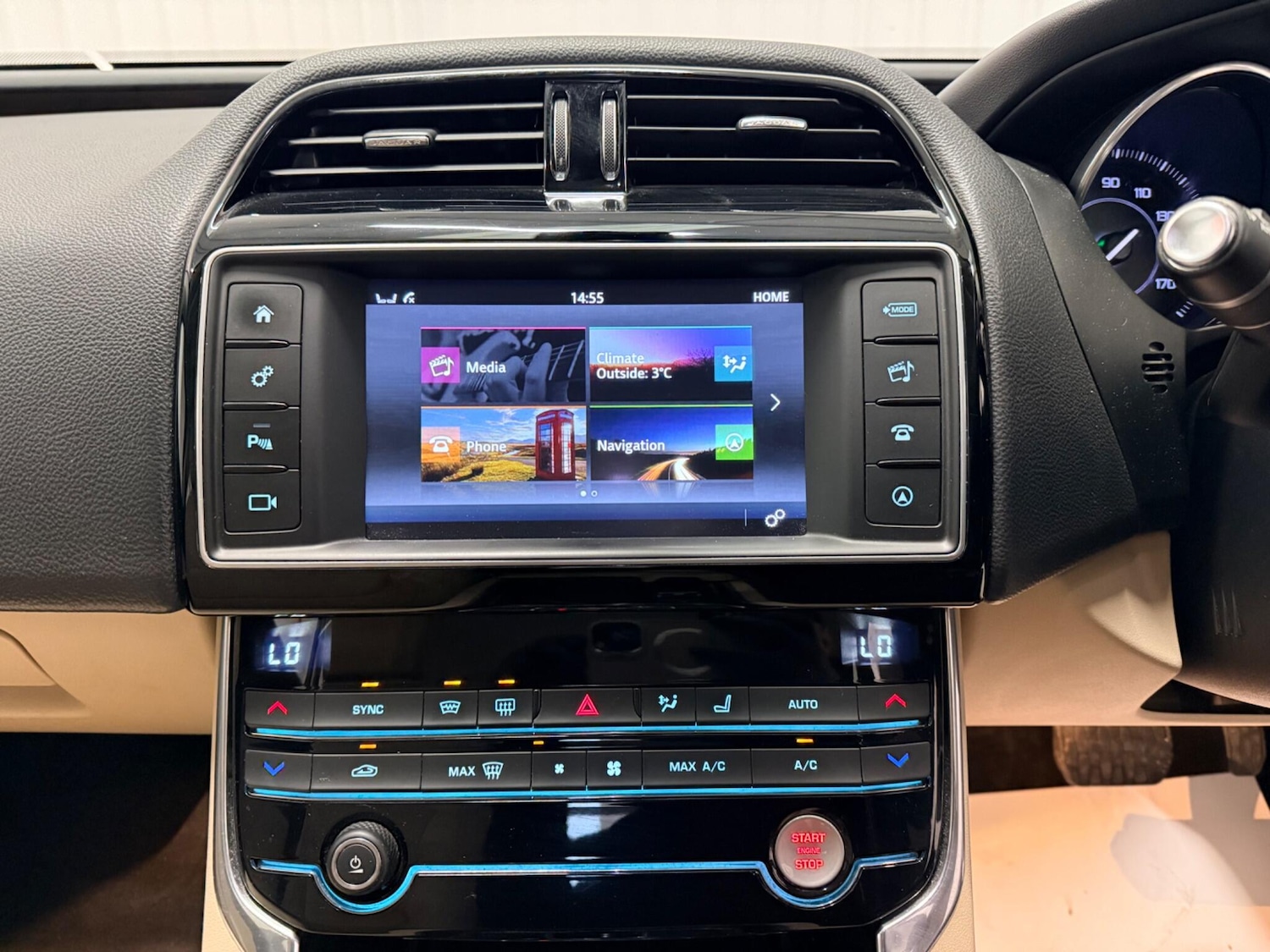 Used Jaguar XE 2016 for sale - 77439917: Photo 23