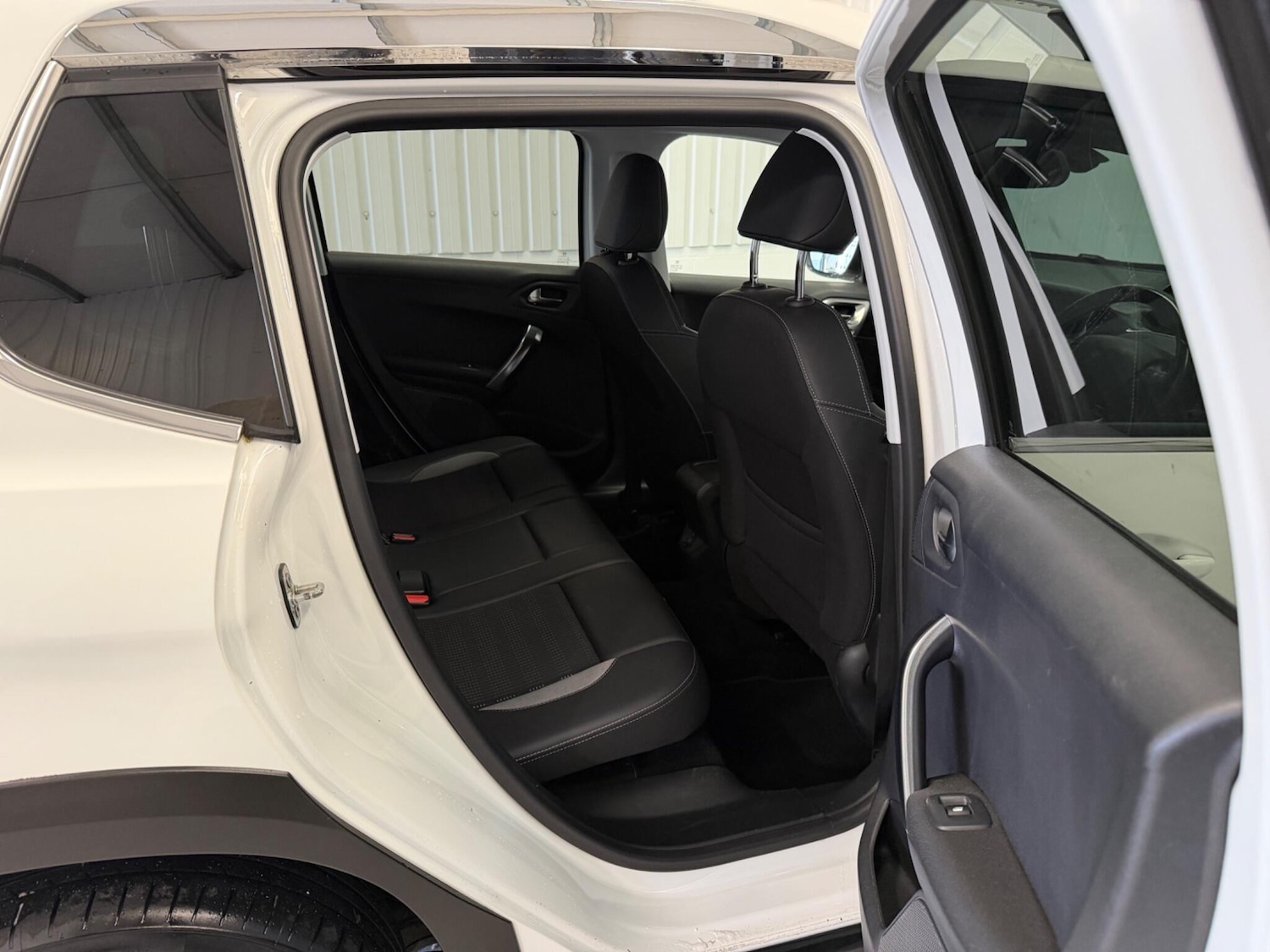 Used Peugeot 2008 2016 for sale - 78086172: Photo 11