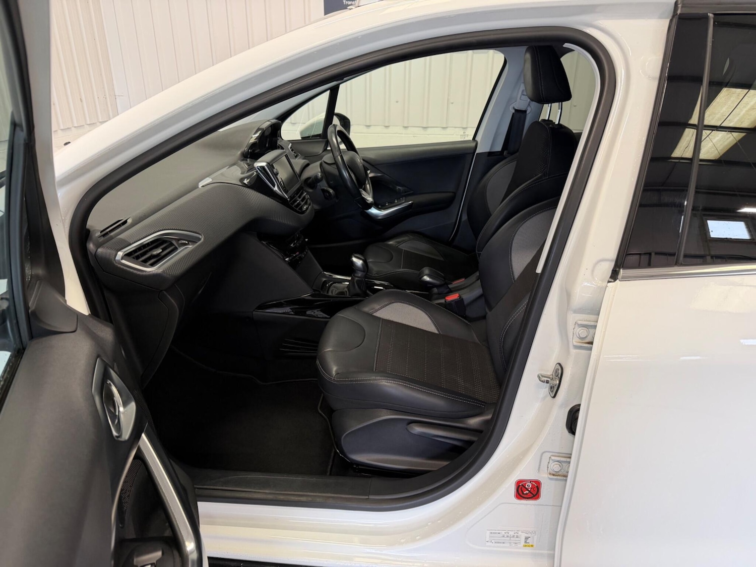 Used Peugeot 2008 2016 for sale - 78086172: Photo 13