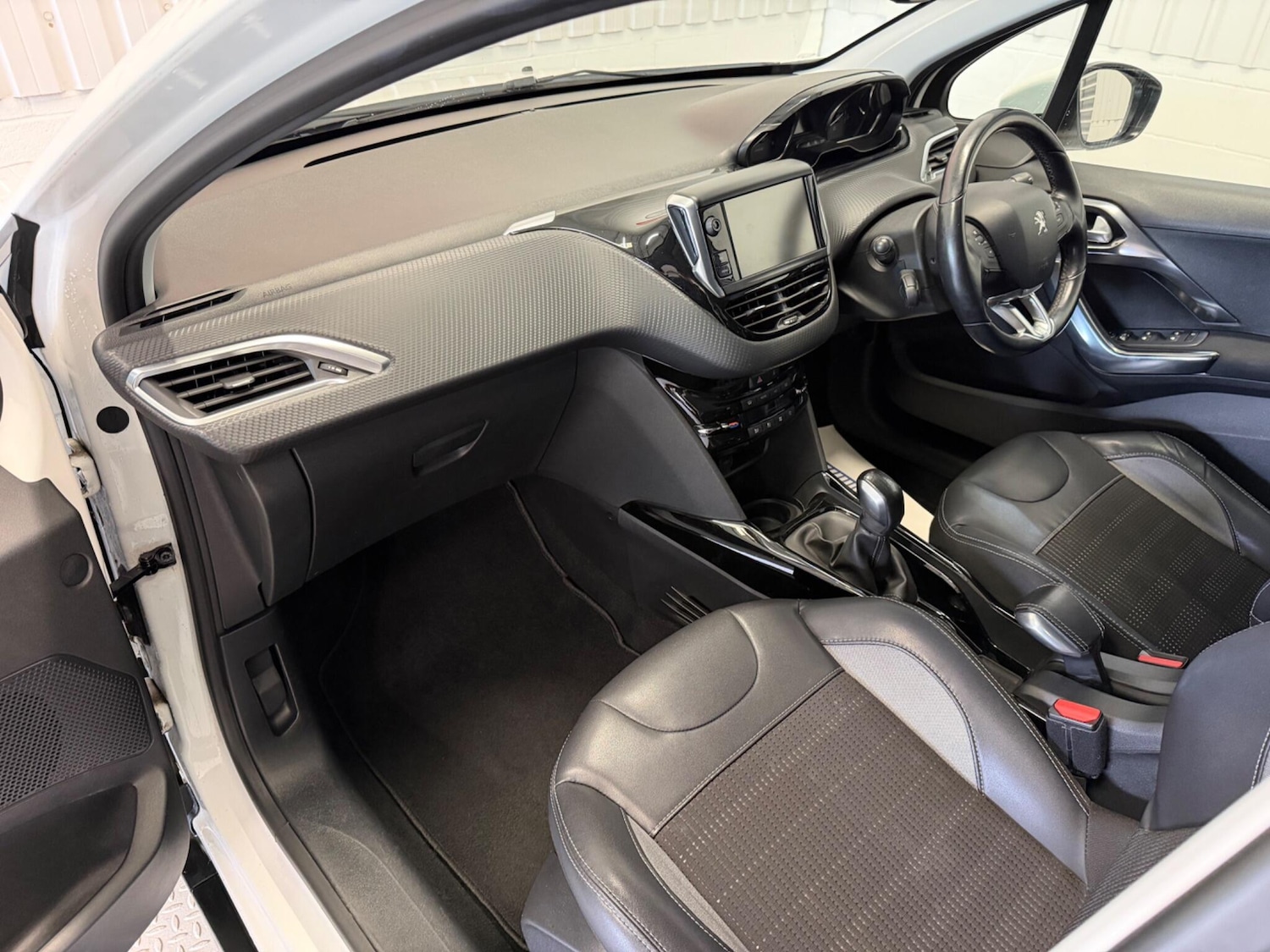 Used Peugeot 2008 2016 for sale - 78086172: Photo 14