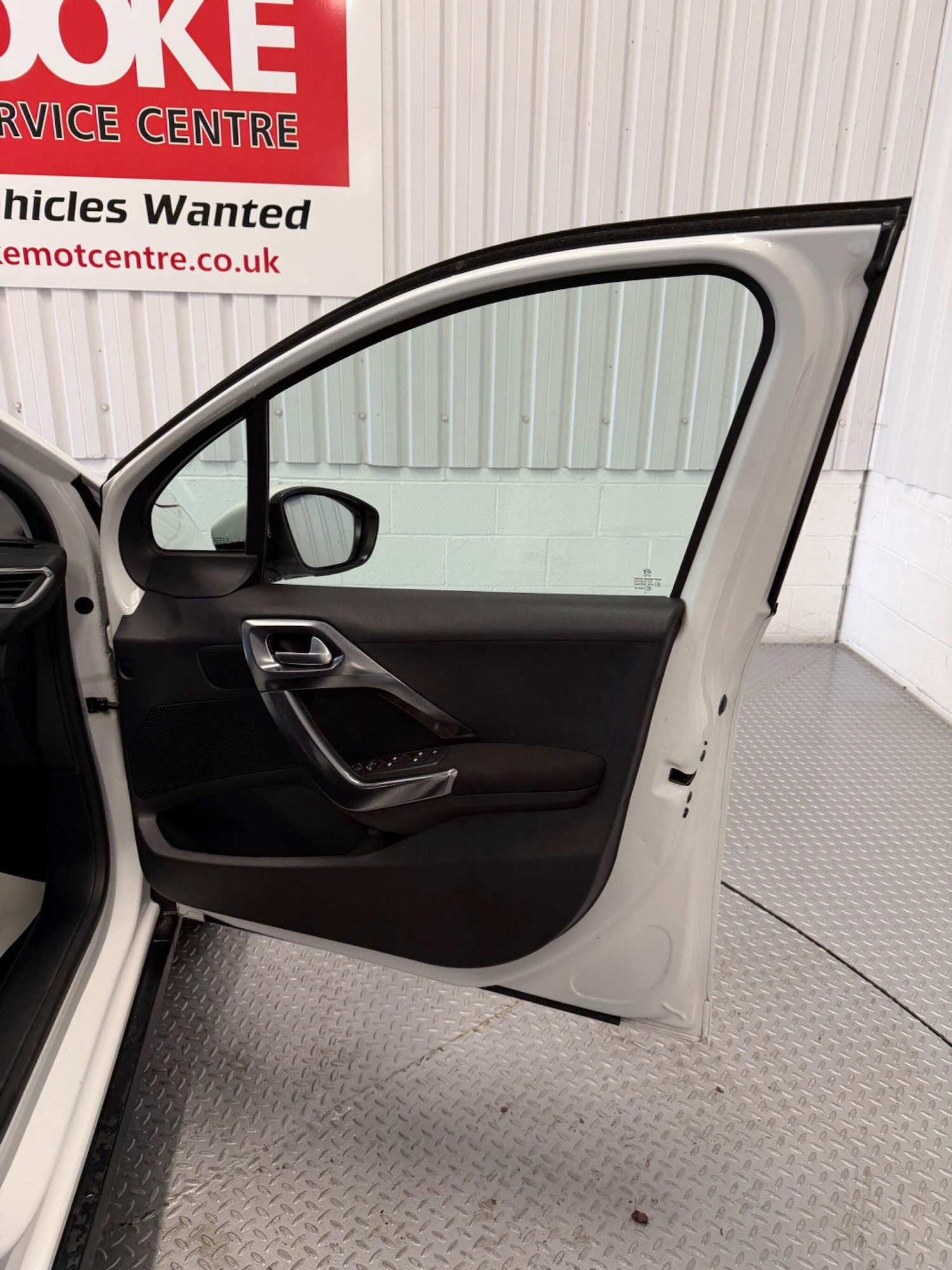 Used Peugeot 2008 2016 for sale - 78086172: Photo 15