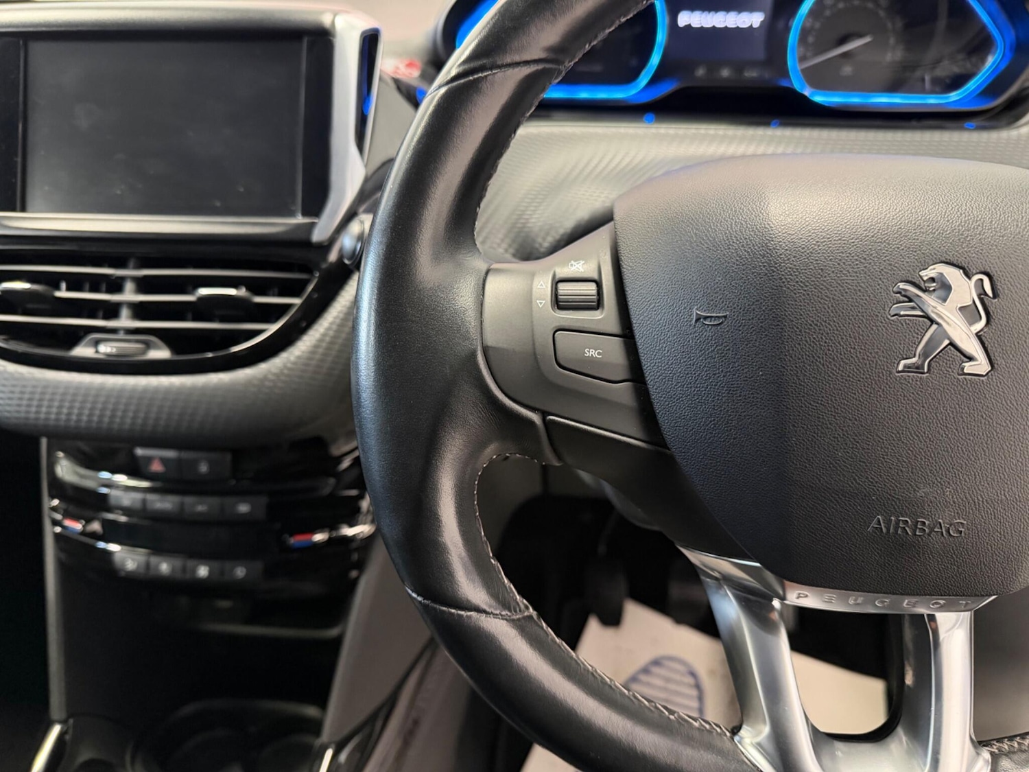 Used Peugeot 2008 2016 for sale - 78086172: Photo 18