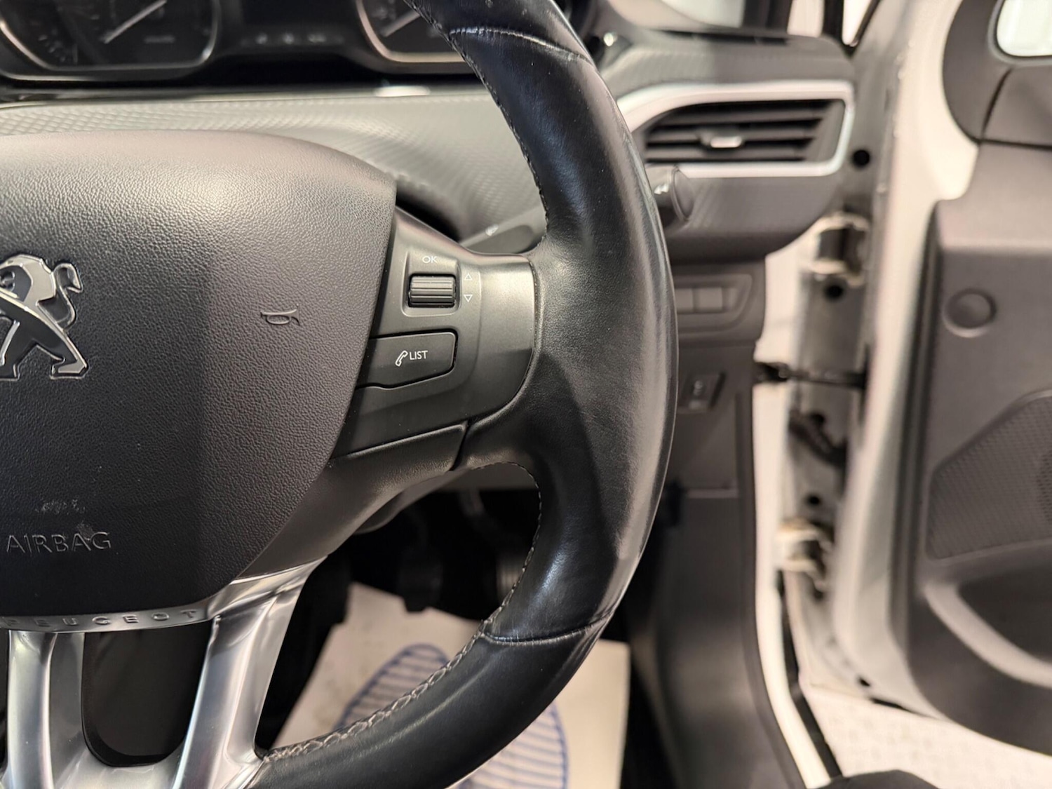 Used Peugeot 2008 2016 for sale - 78086172: Photo 19