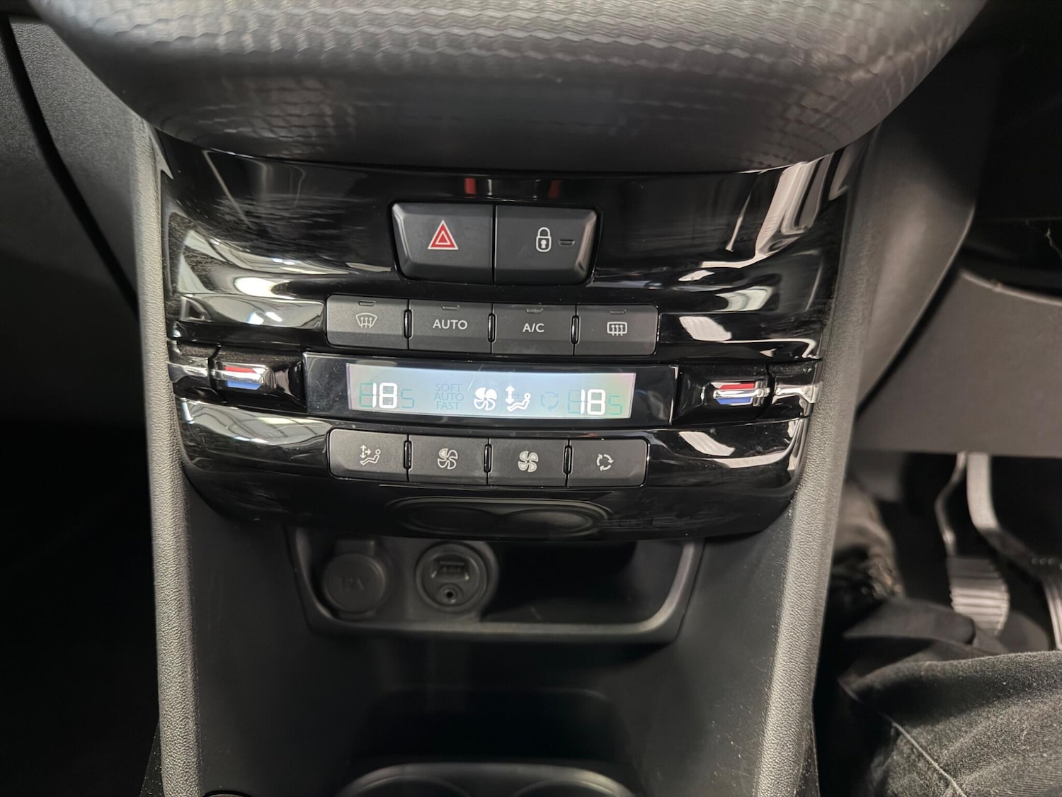 Used Peugeot 2008 2016 for sale - 78086172: Photo 25