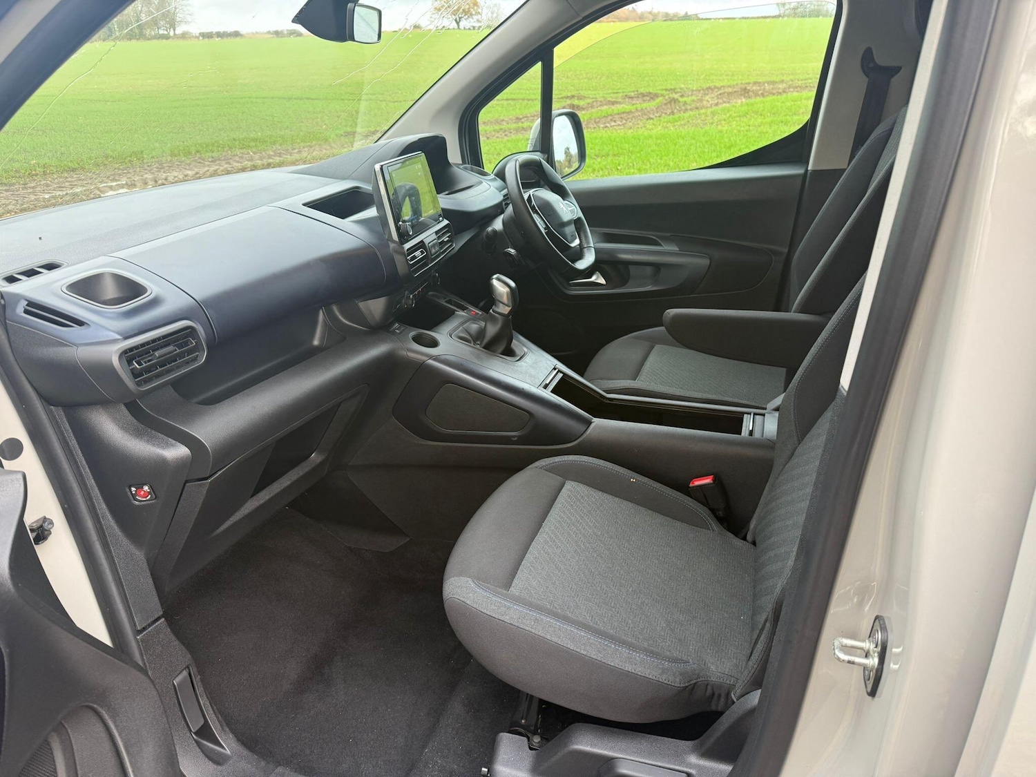 Used Peugeot Rifter 2020 for sale - 76715423: Photo 13