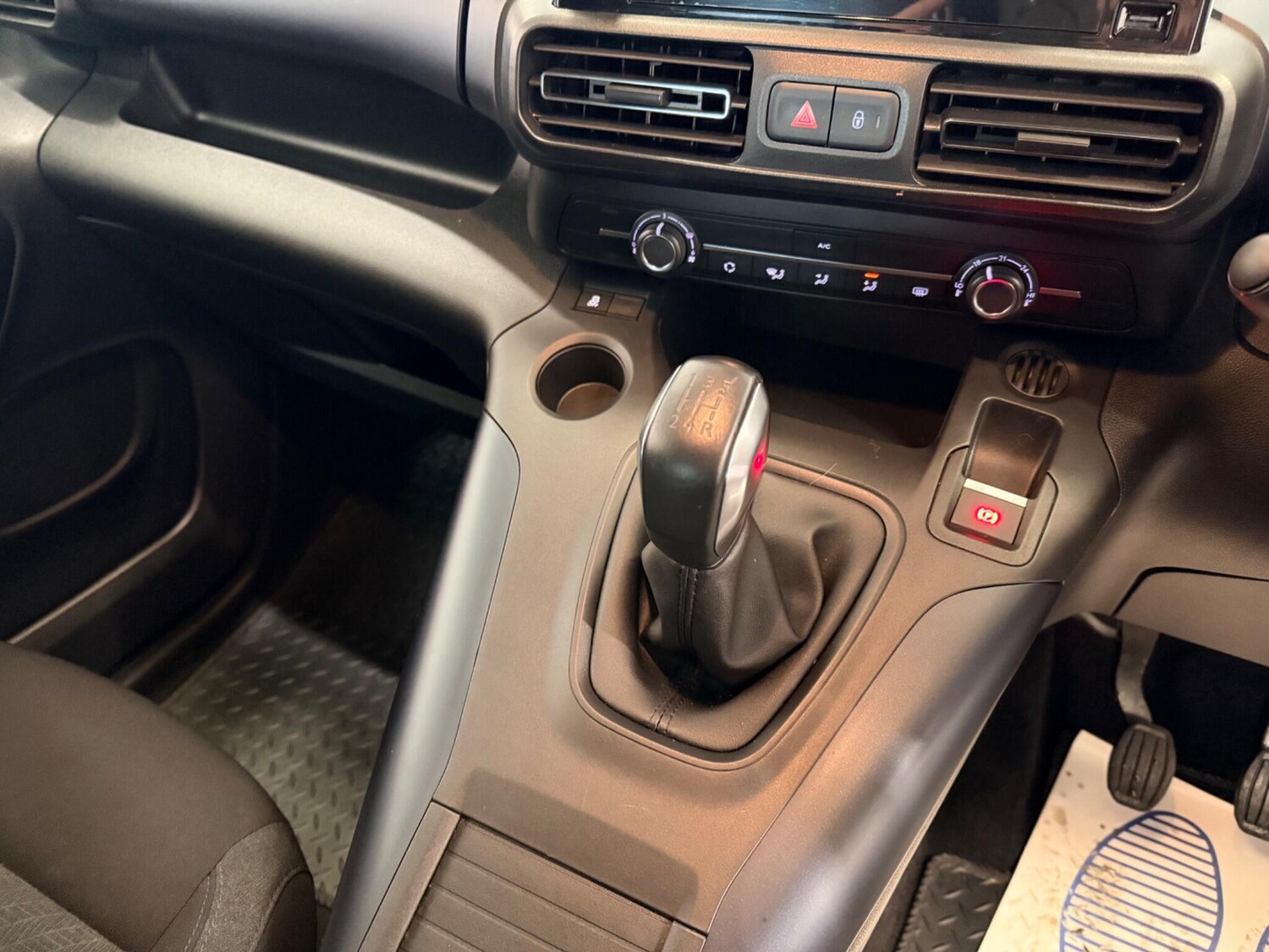 Used Peugeot Rifter 2020 for sale - 76715423: Photo 24