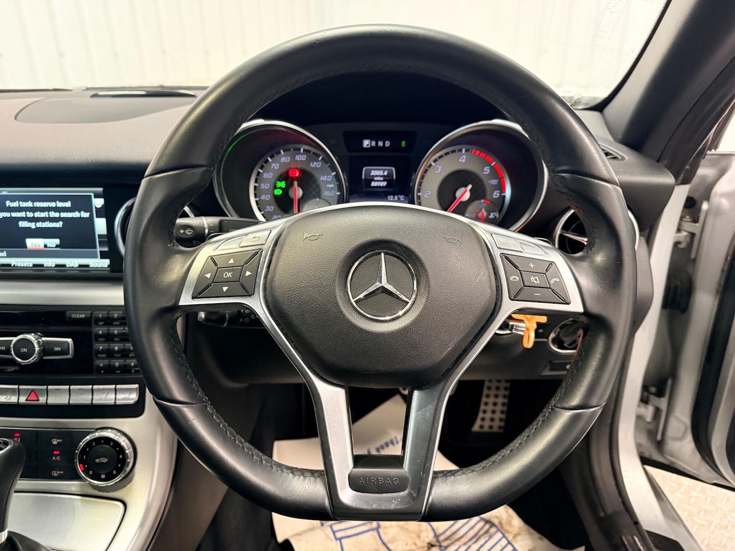 Used Mercedes-Benz SLK 2013 for sale - 76994656: Photo 16