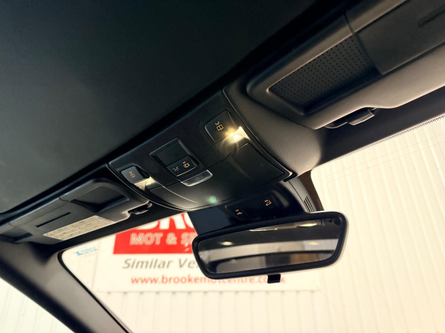 Used Mercedes-Benz SLK 2013 for sale - 76994656: Photo 25