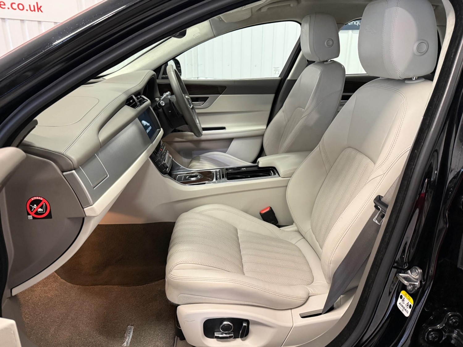 Used Jaguar XF 2019 for sale - 76359841: Photo 10