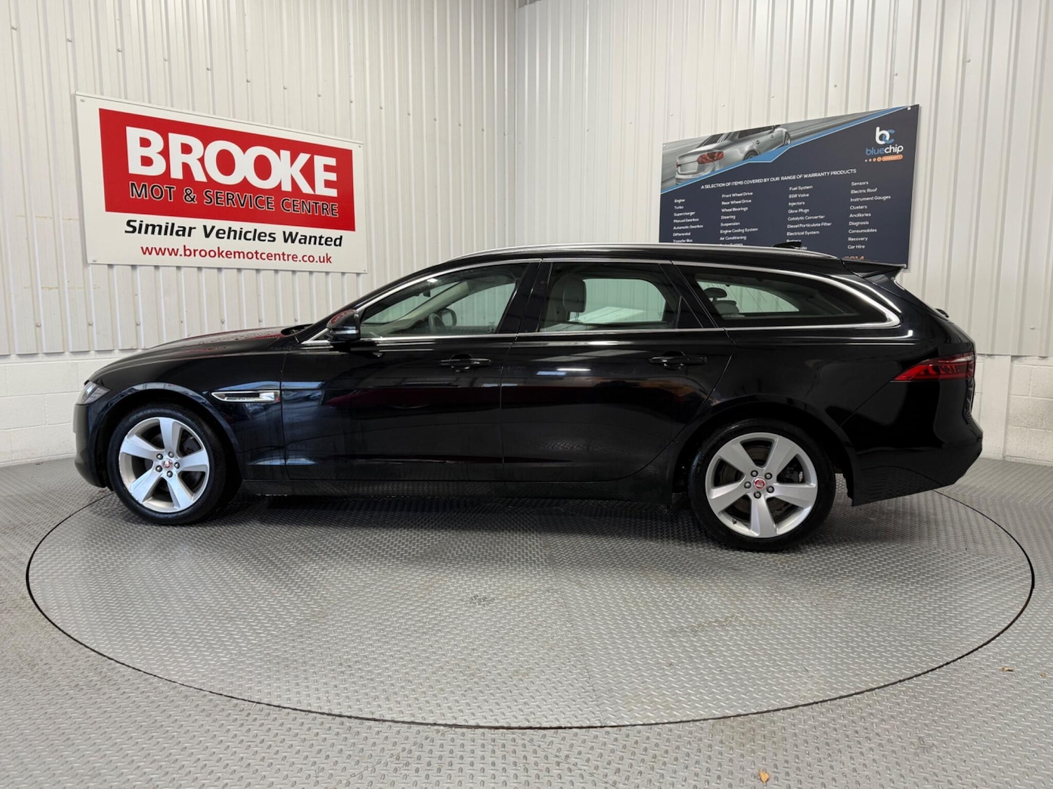 Used Jaguar XF 2019 for sale - 76359841: Photo 12