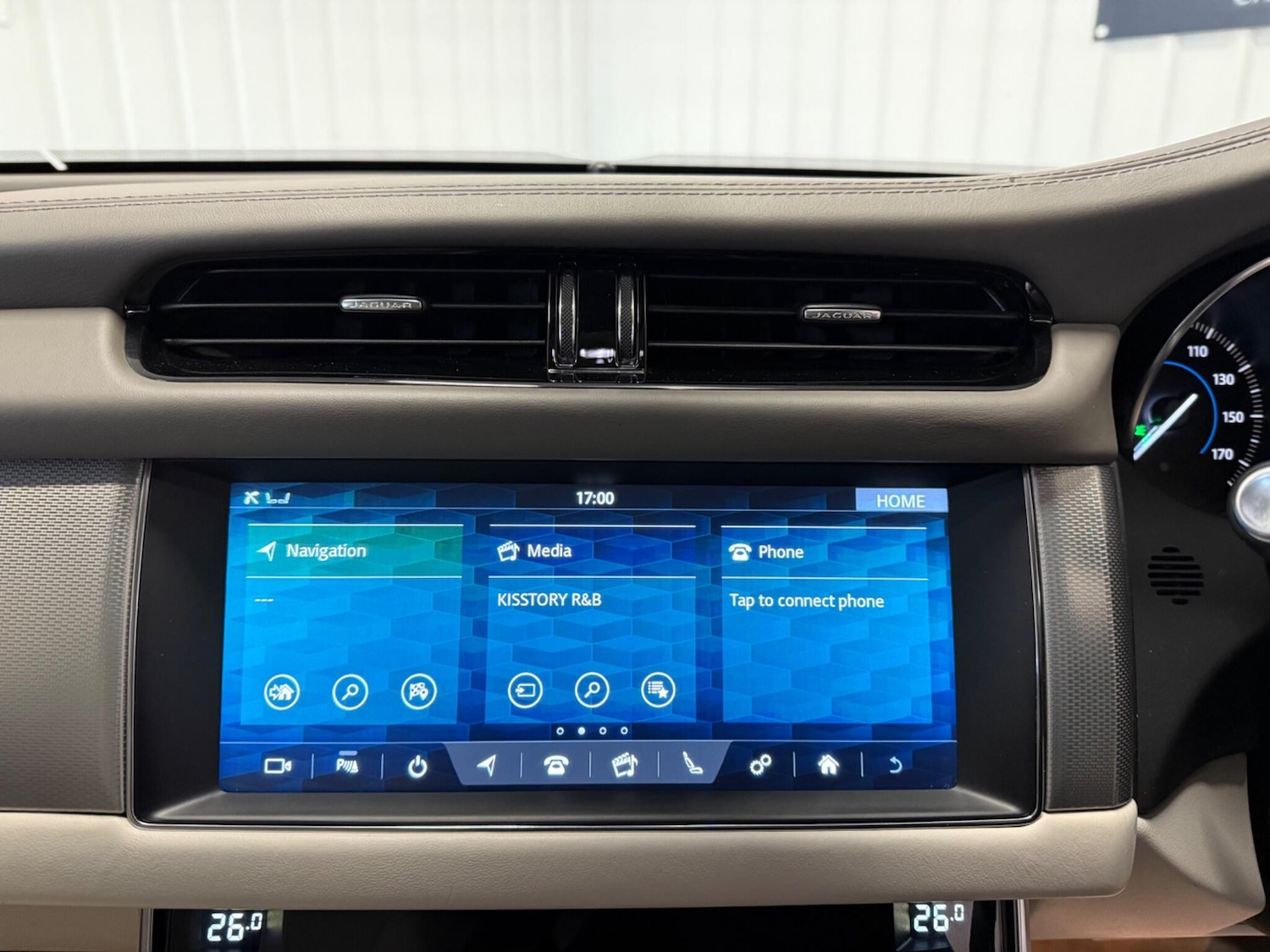 Used Jaguar XF 2019 for sale - 76359841: Photo 28