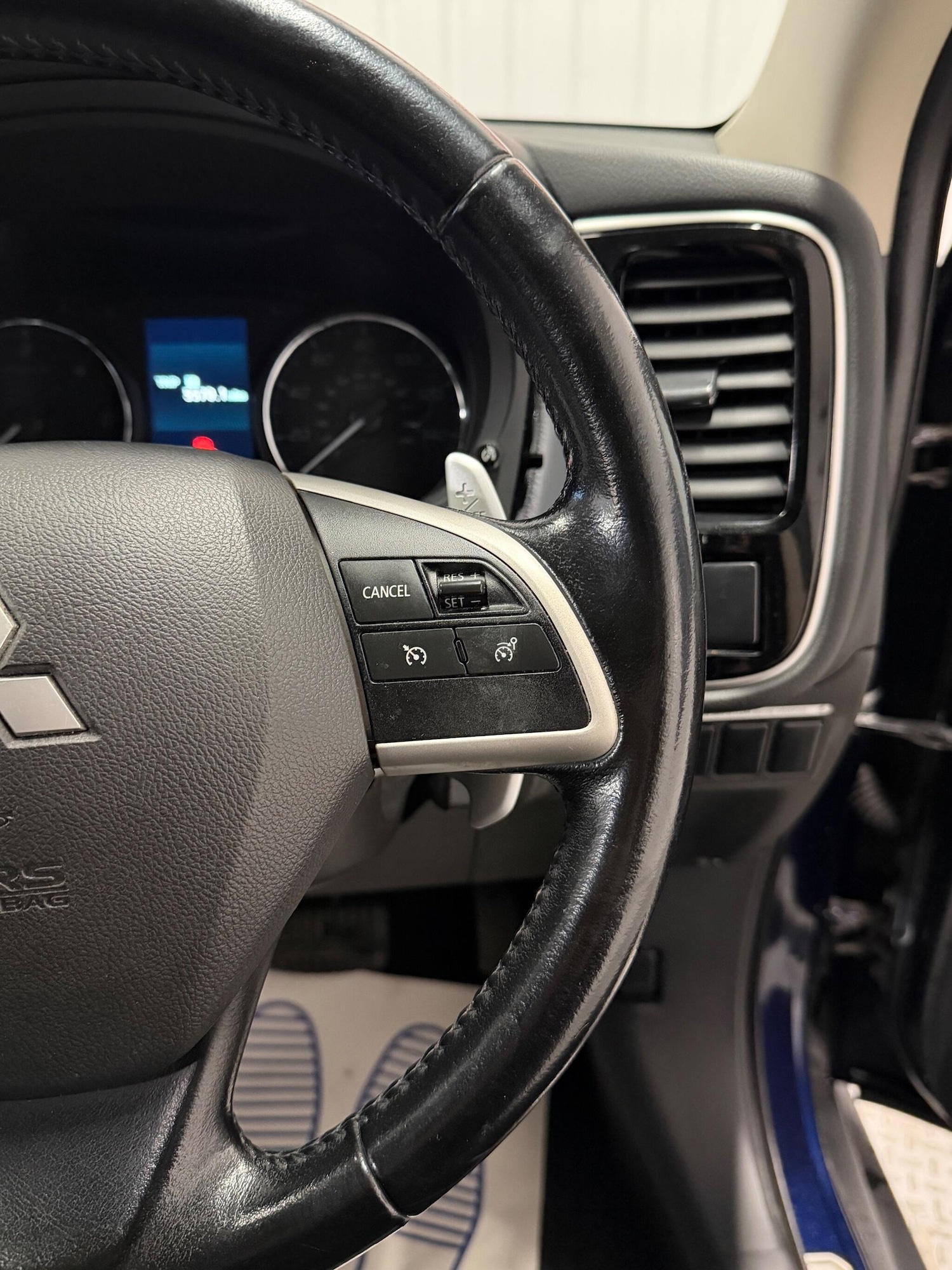 Used Mitsubishi Outlander 2014 for sale - 77040448: Photo 23