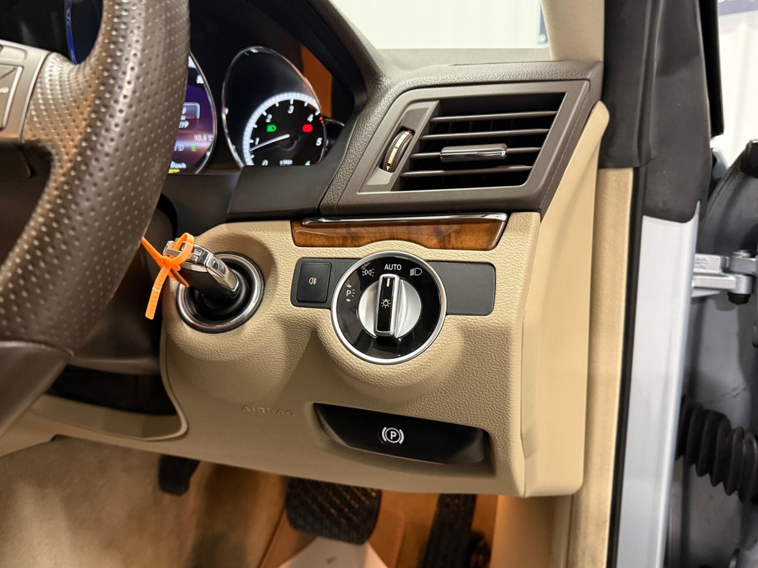 Used Mercedes-Benz E Class 2013 for sale - 76425068: Photo 27