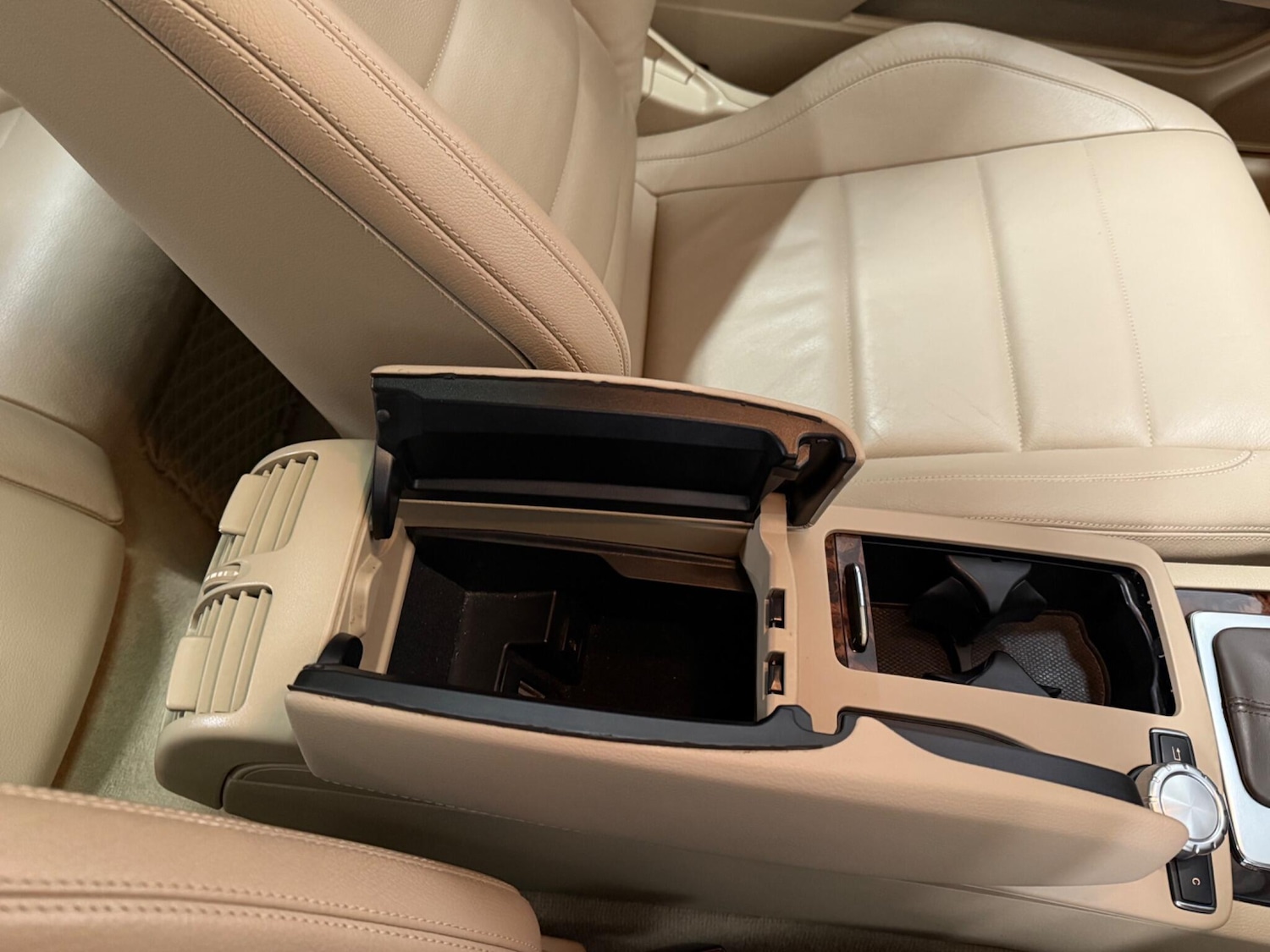 Used Mercedes-Benz E Class 2013 for sale - 76425068: Photo 28