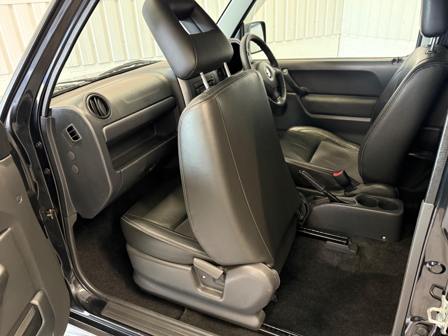 Used Suzuki Jimny 2009 for sale - 76688785: Photo 15