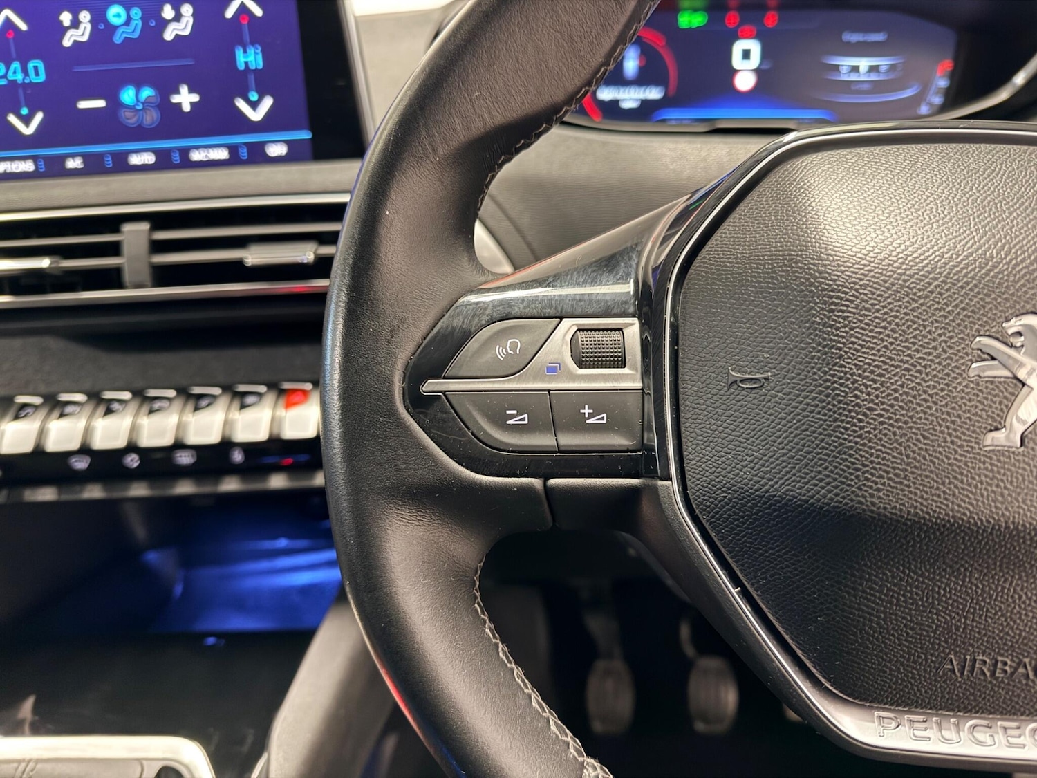 Used Peugeot 3008 2018 for sale - 77411187: Photo 18