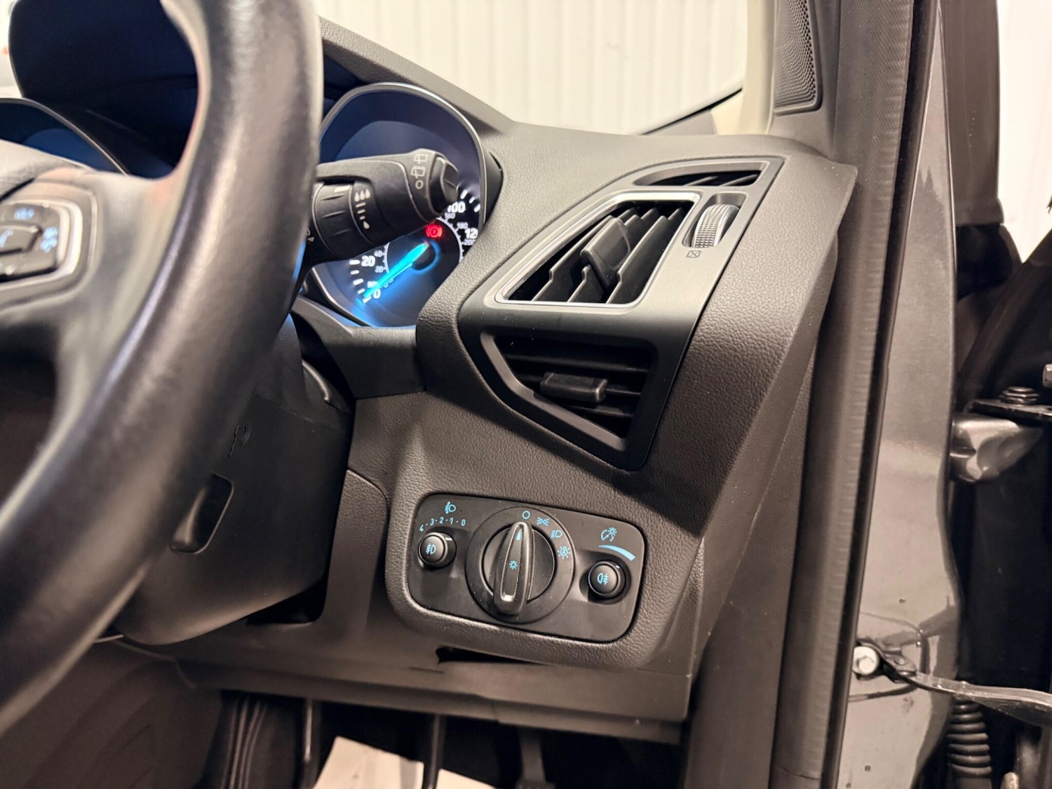 Used Ford Kuga 2017 for sale - 77358670: Photo 21