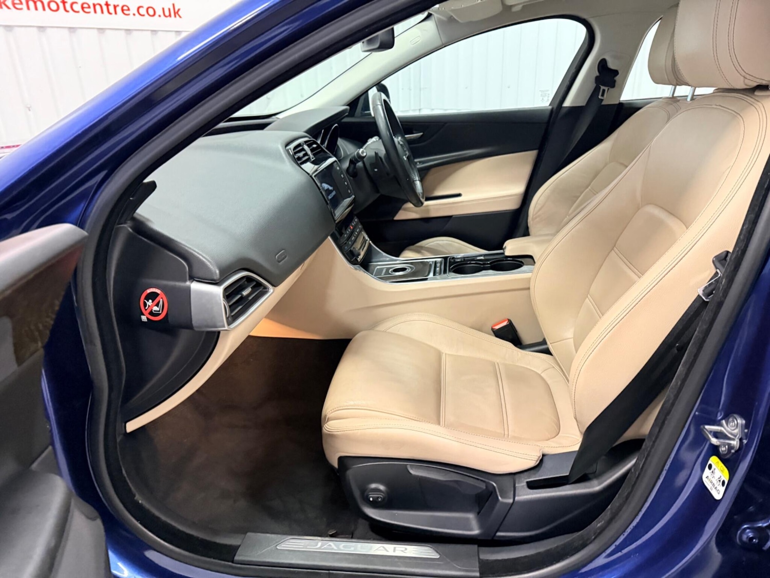 Used Jaguar XE 2016 for sale - 77993367: Photo 12