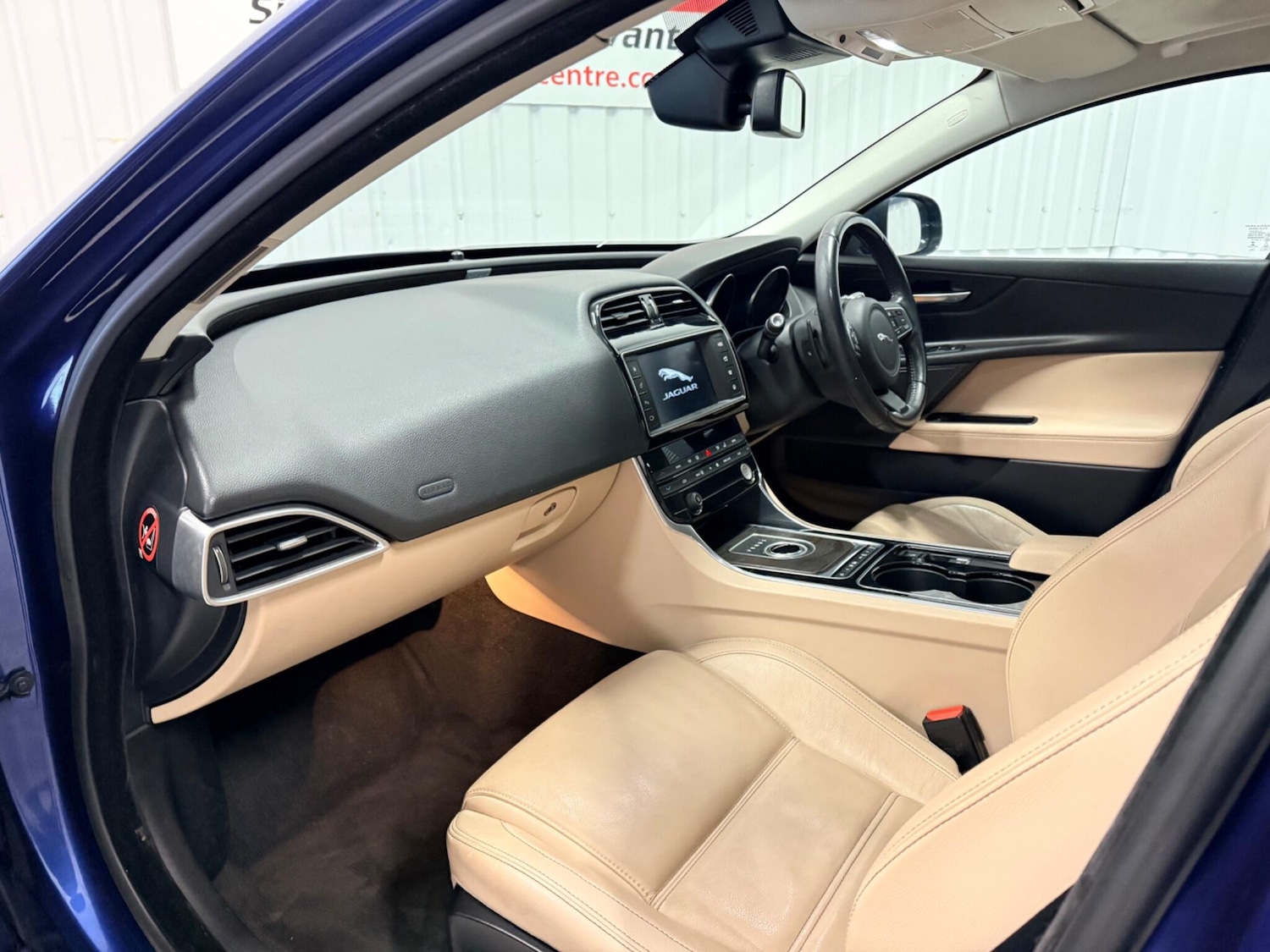 Used Jaguar XE 2016 for sale - 77993367: Photo 13