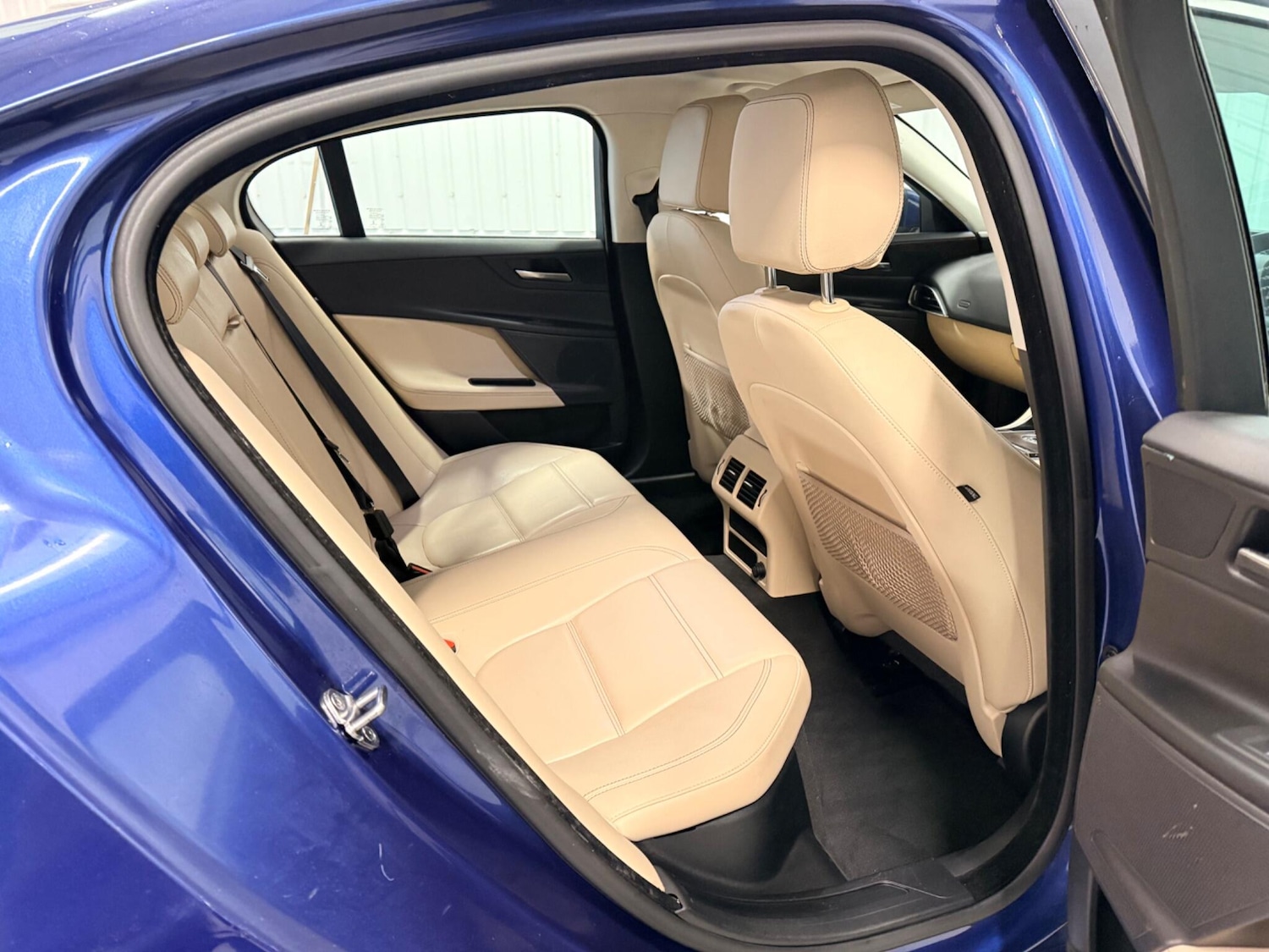 Used Jaguar XE 2016 for sale - 77993367: Photo 14