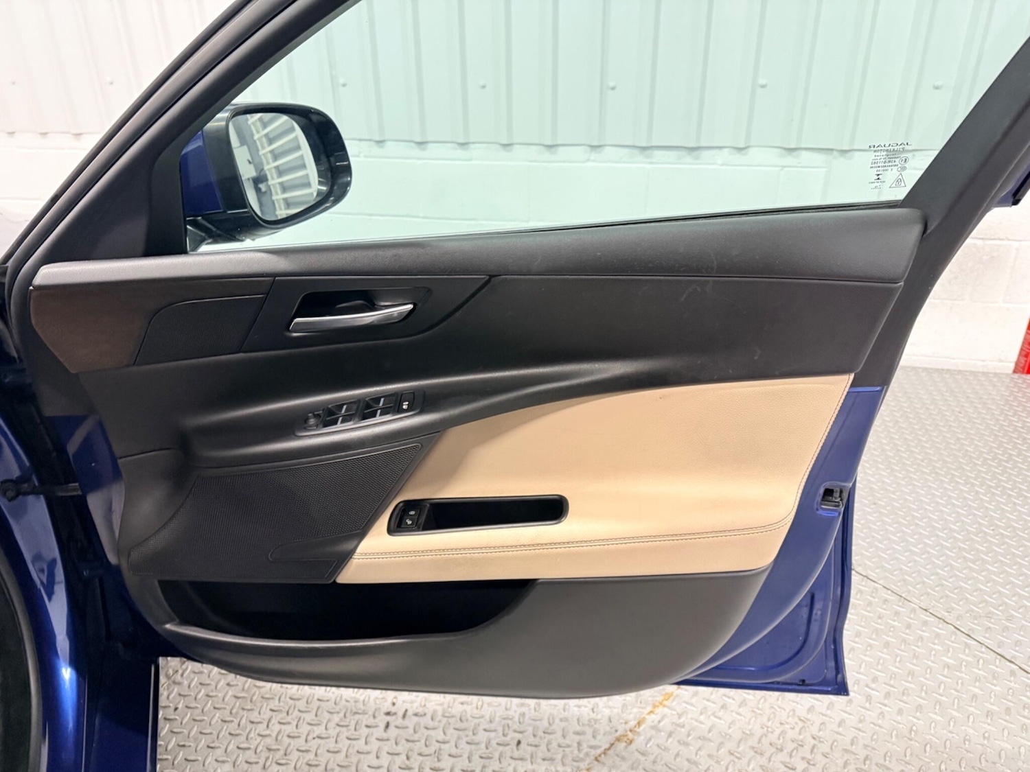 Used Jaguar XE 2016 for sale - 77993367: Photo 19