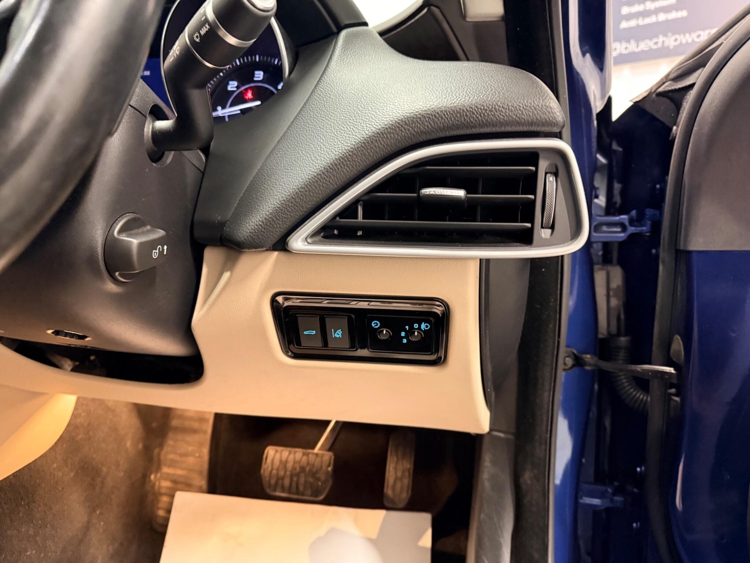 Used Jaguar XE 2016 for sale - 77993367: Photo 25