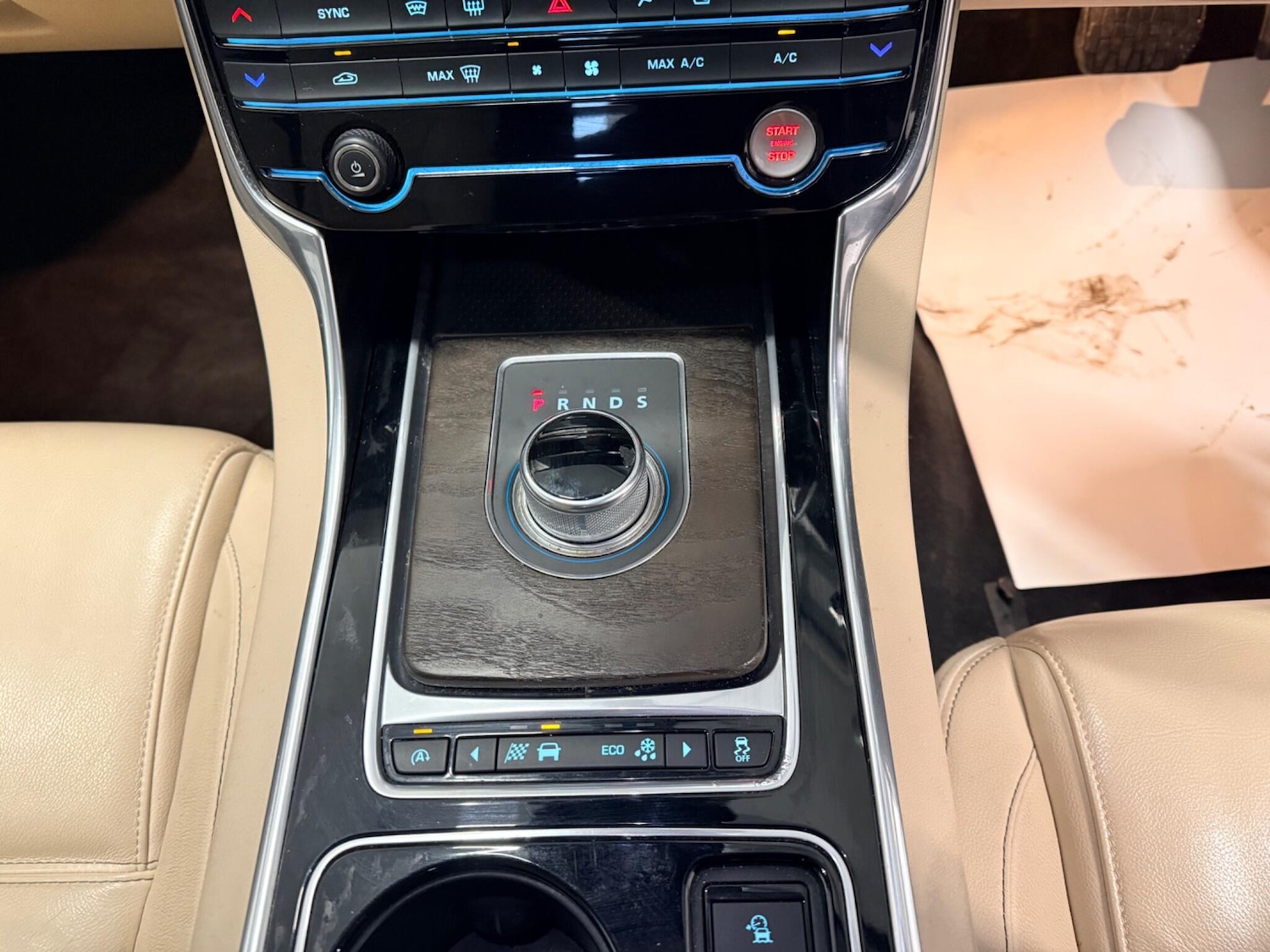 Used Jaguar XE 2016 for sale - 77993367: Photo 28