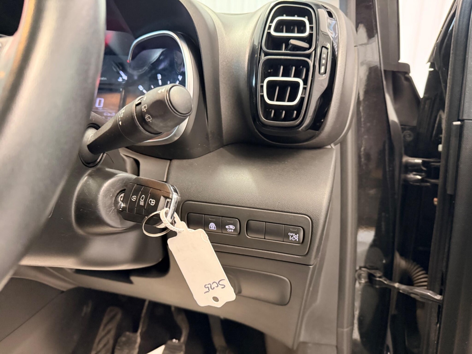 Used Citroen C3 Aircross for sale - 77825132: Photo 23